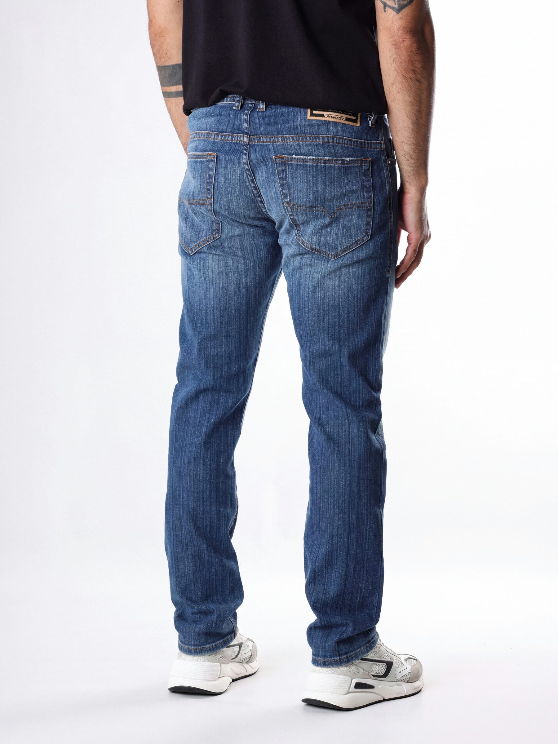 Diesel Slim-fit-Jeans niedrige Leibhöhe - THOMMER-R - Länge:32 Leicht bis mittelschwerer Denim, mittlerer Stretch – Bild 2 von 4