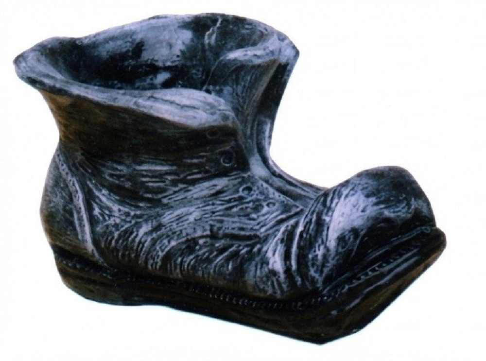 JVmoebel Dekoobjekt Schuh Figur aus Kunststein in modernem Design, Made in Europa