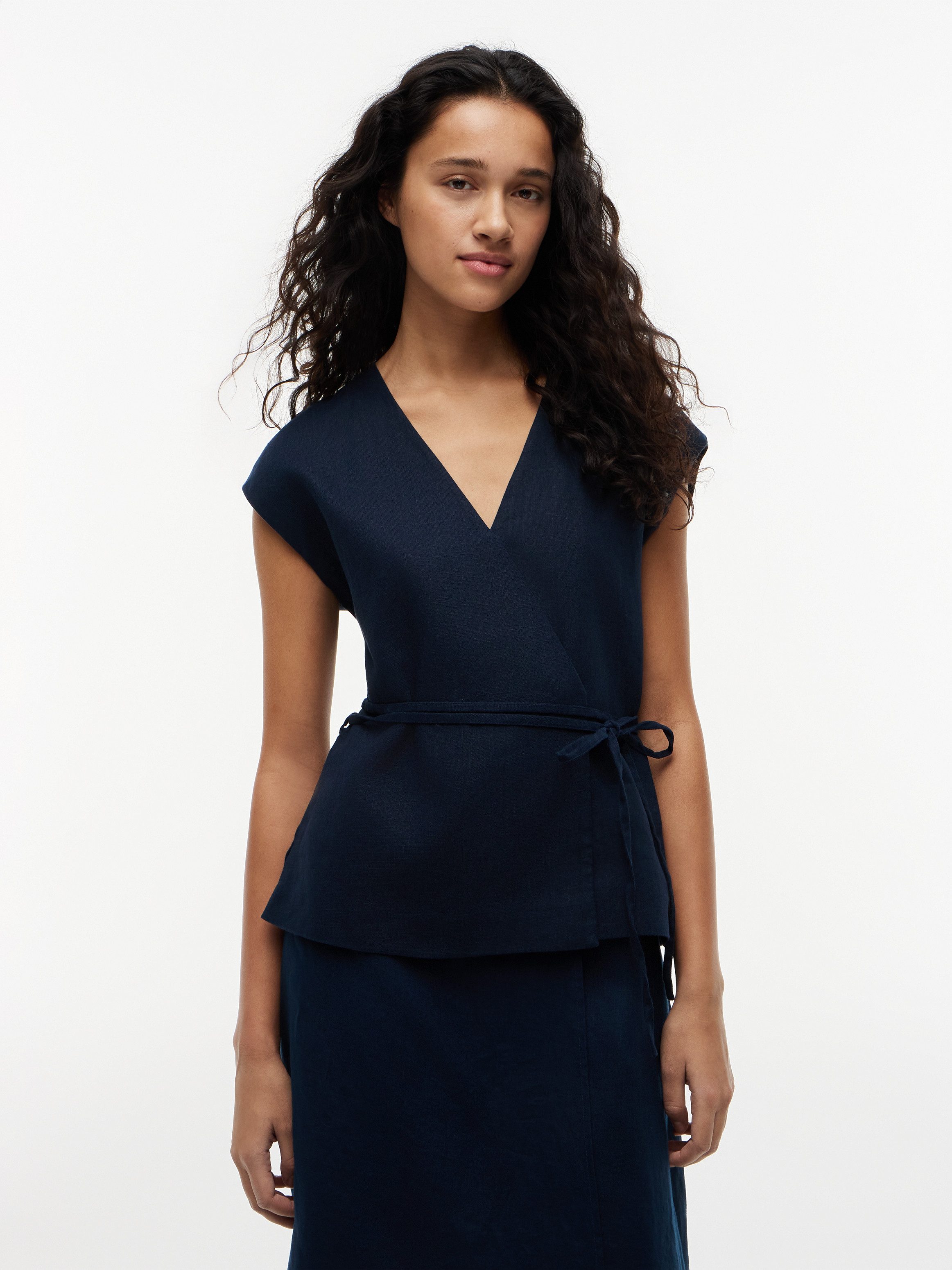 Tommy Hilfiger Wickelbluse ESS LINEN WRAP TIE NS VEST Materialmix, Bindeband