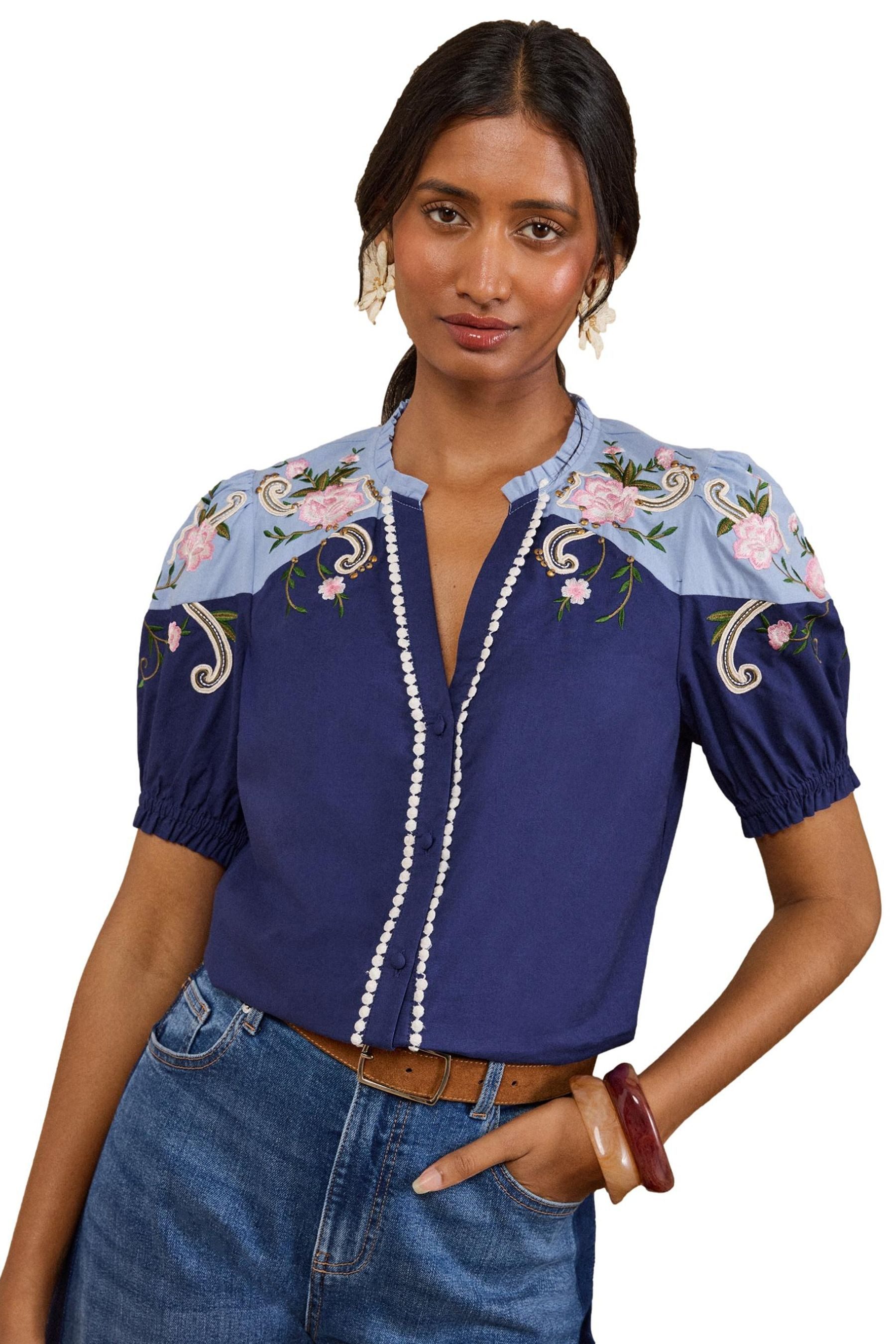 Love & Roses Kurzarmbluse Love & Roses zweifarbige, bestickte Bluse (1-tlg)