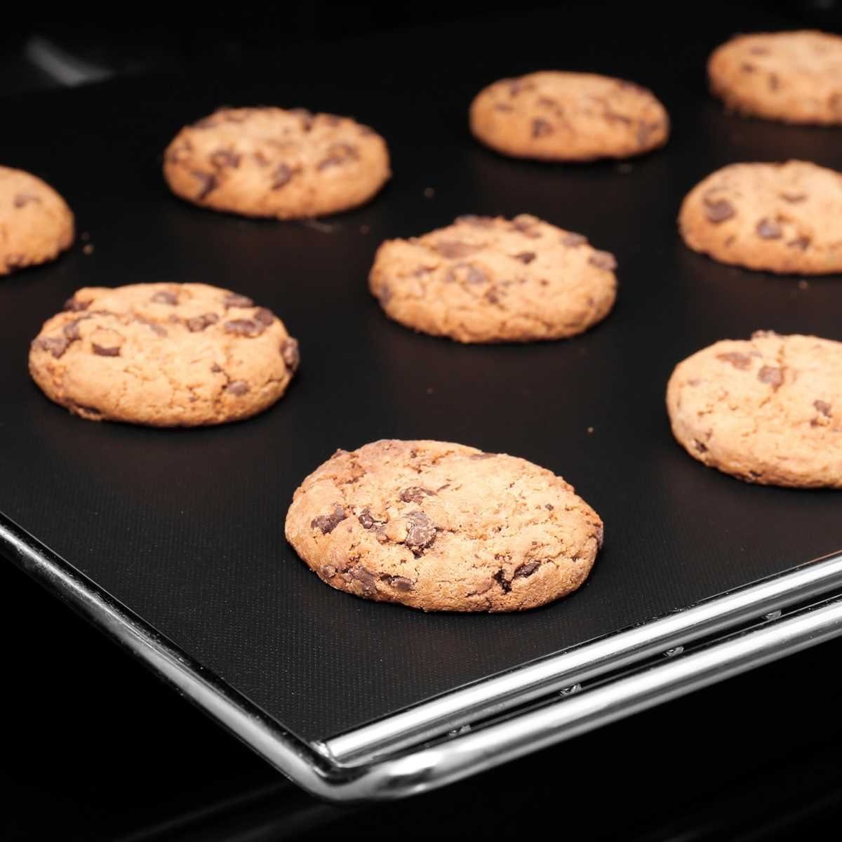 Lantelme Backmatte 2 Stück Set Backmatten Wiederverwendbar für Backblech beim Backen, Kohlefaserverbundstoff (2-tlg), 33x40cm für Backblech