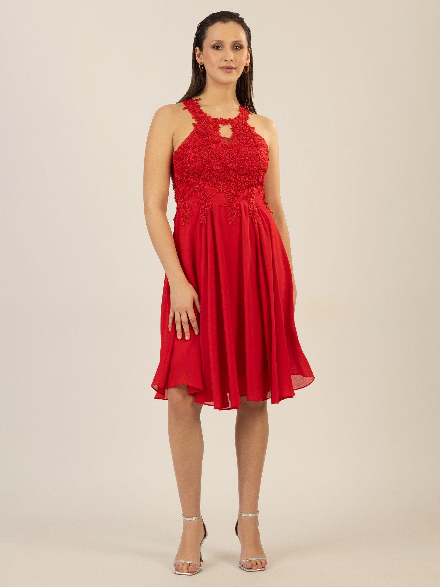 Apart Cocktailkleid aus einer Plastischen Spitze günstig online kaufen