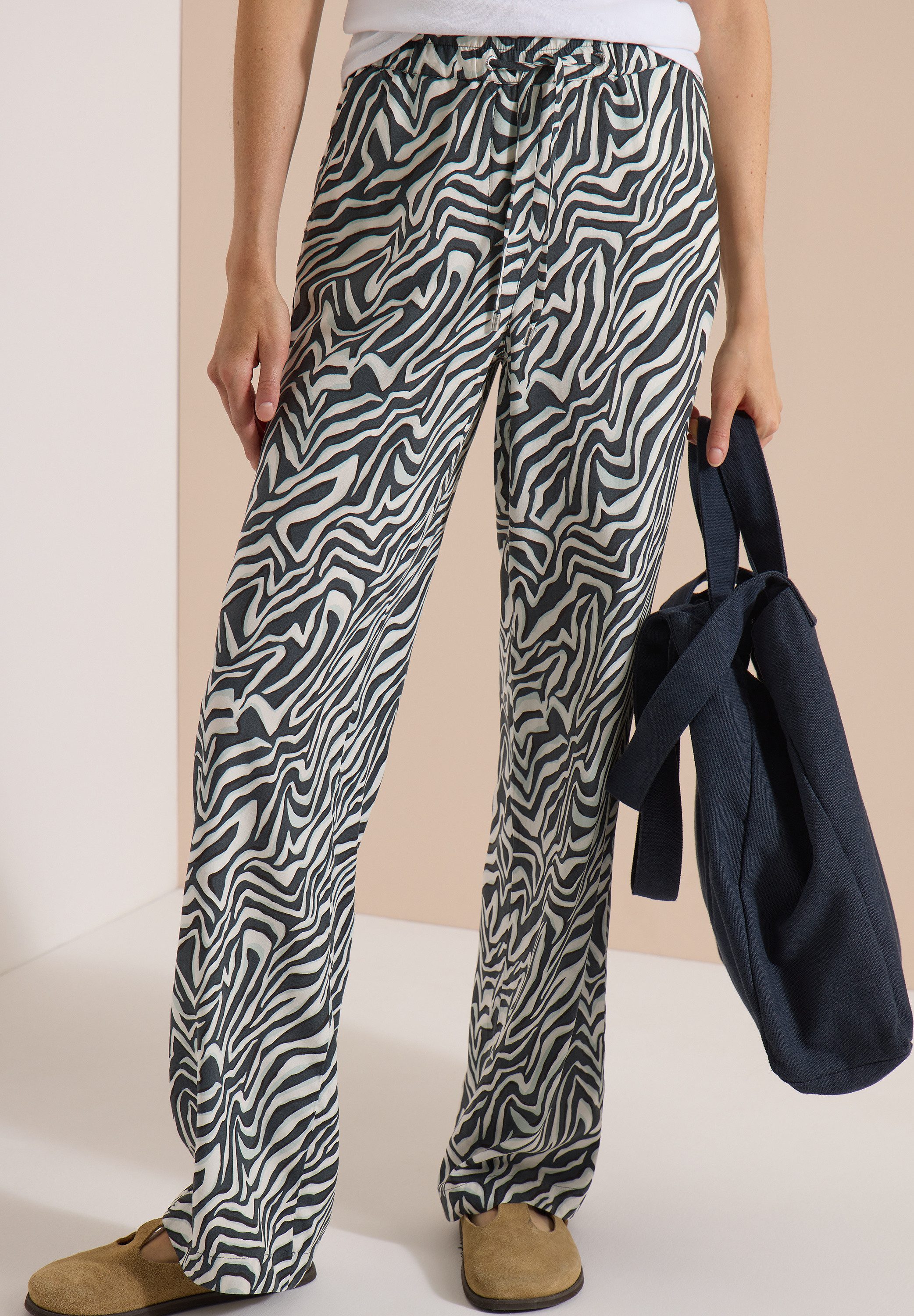 CECIL Stoffhose Sommerhose, abstrahierter Zebraprint, Elastikbund