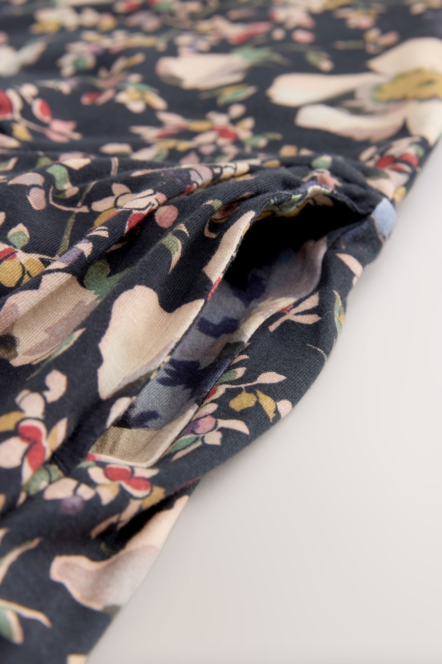 Next Jerseykleid Bandeau-Maxikleid mit tiefer Taille, Kurzgröße (1-tlg)