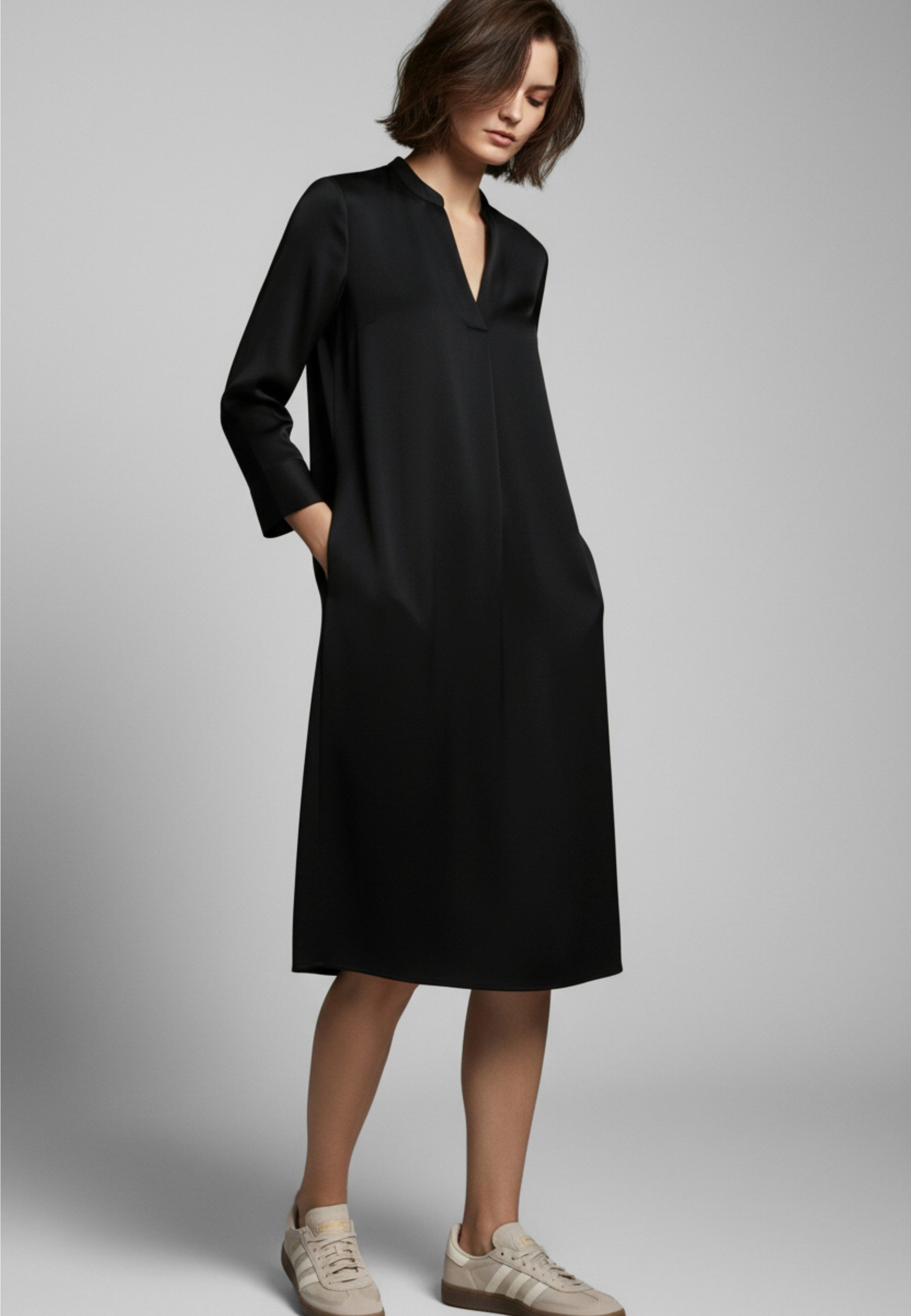 Andijamo-Fashion Midikleid SILENT GLOW moderne Silhouette, matte Satinquali günstig online kaufen