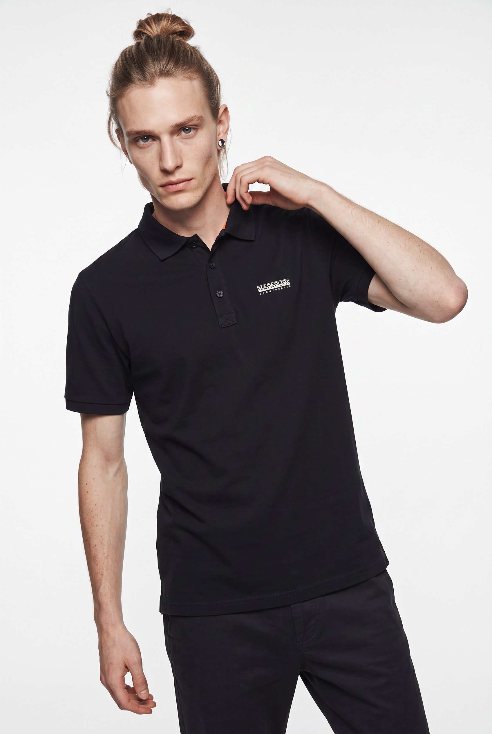 Napapijri Poloshirt E-SMALL BOX Kurzarm-Design, mit Polokragen, aus Baumwolle