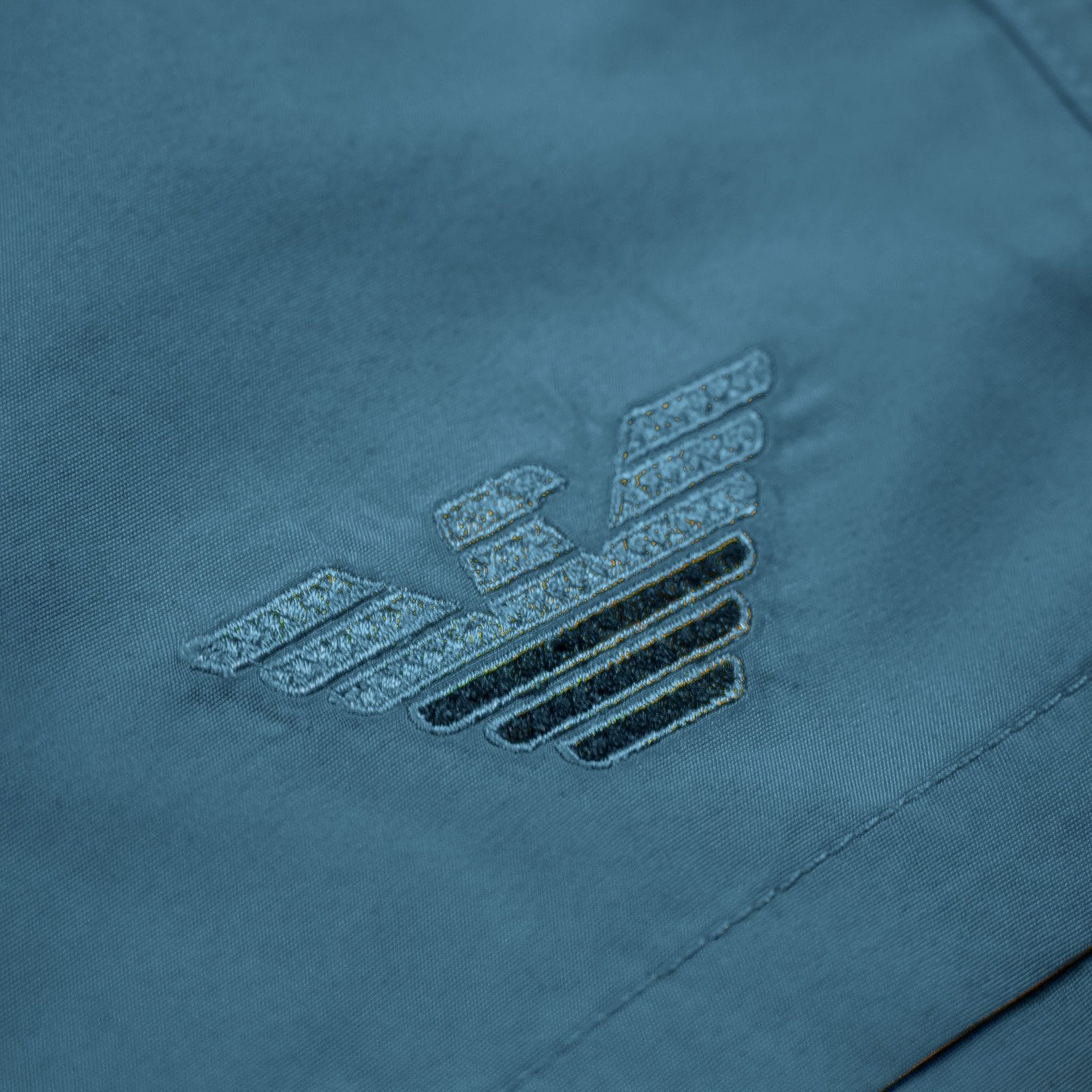 Emporio Armani Badeshorts Boxer Beachwear mit zweifarbiger Adler-Stickerei