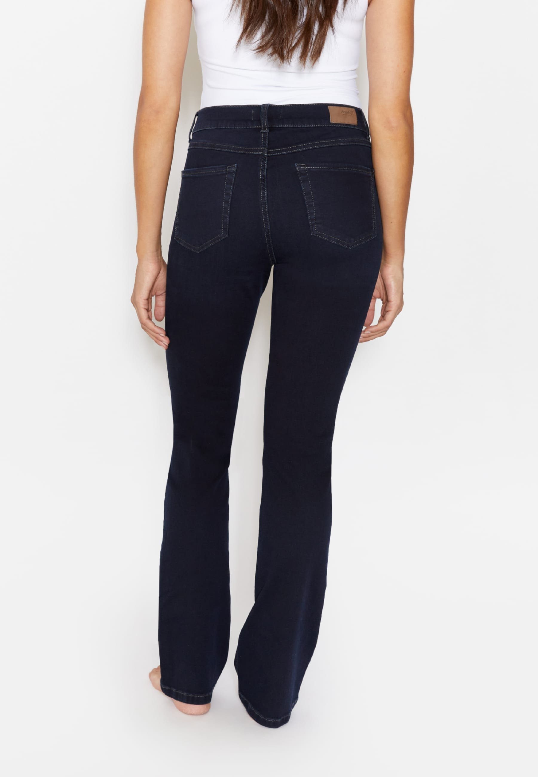 ANGELS Bootcut-Jeans Jeans Mit Label-Applikationen Leni dunkelblau mit Elastischem Denim