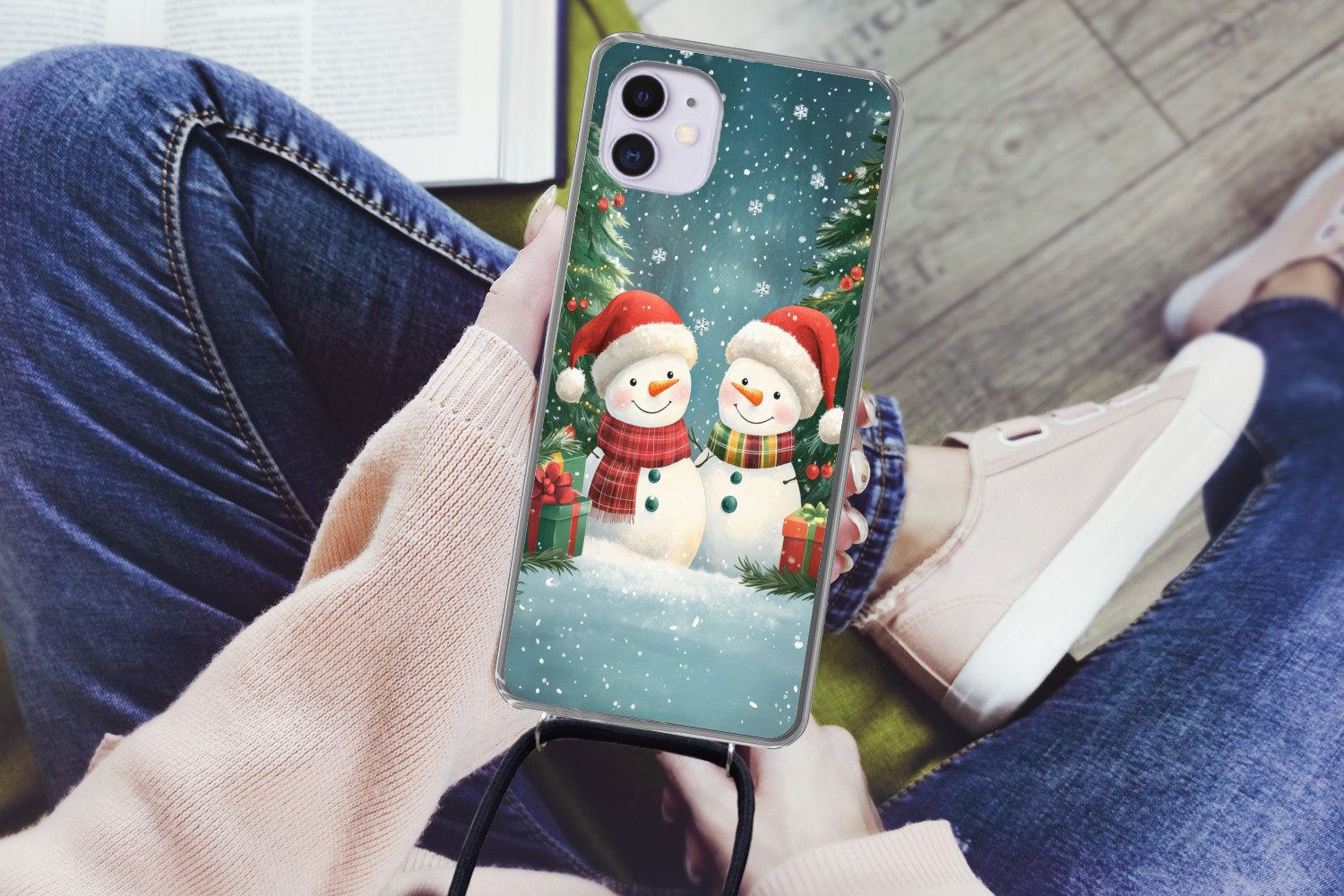 MuchoWow Handyhülle für Apple iPhone 12 Schneemann - Weihnachtsschnee - Grün - Rot, Tragbare Handyhüllen mit Kette zum umhängen, Handykette Handyband