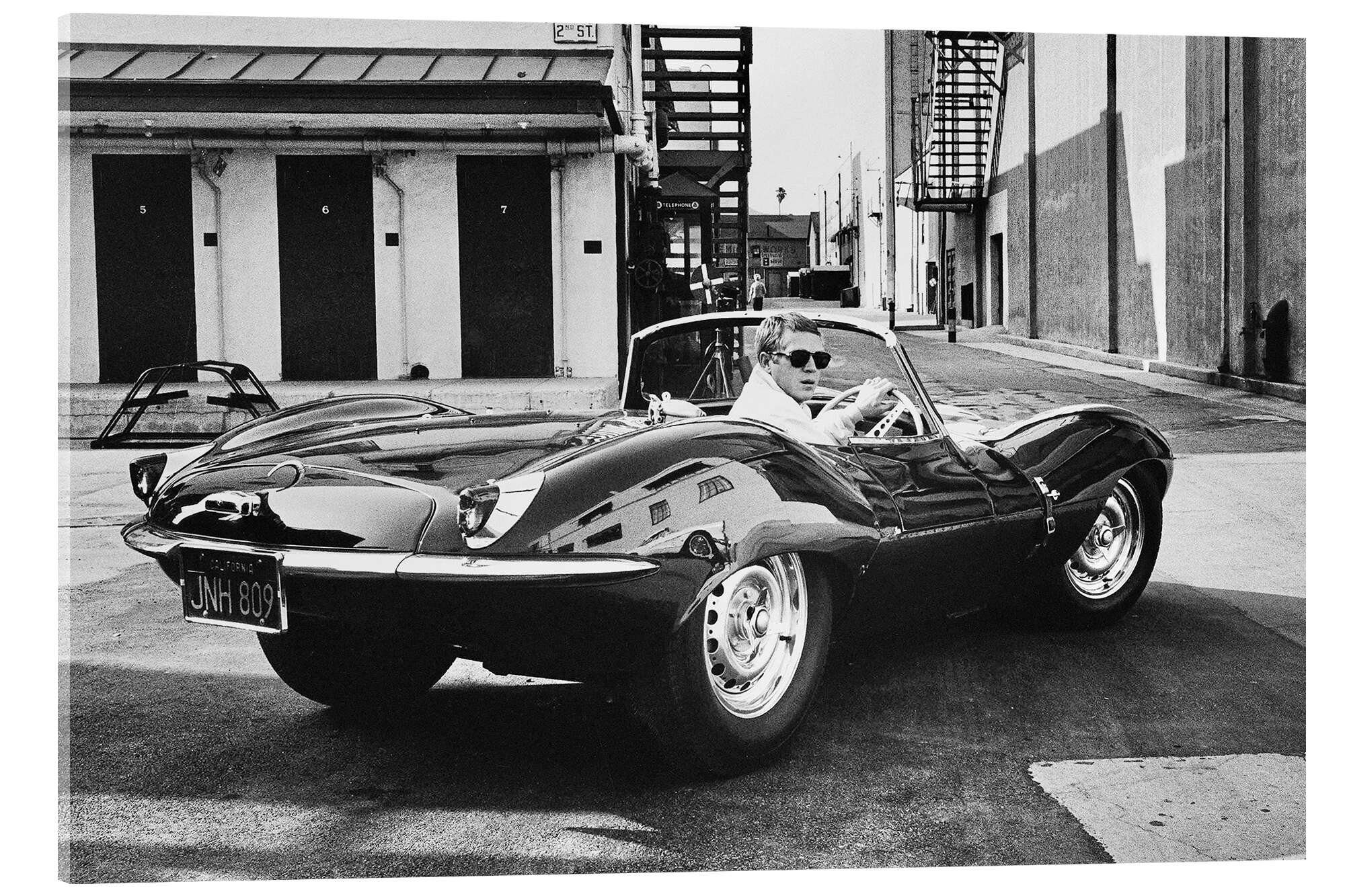 Posterlounge Wandbild Steve McQueen im Jaguar, Celebrity Collection, erhältlich als Poster, Leinwandbild, Wandsticker oder Acrylglasbild