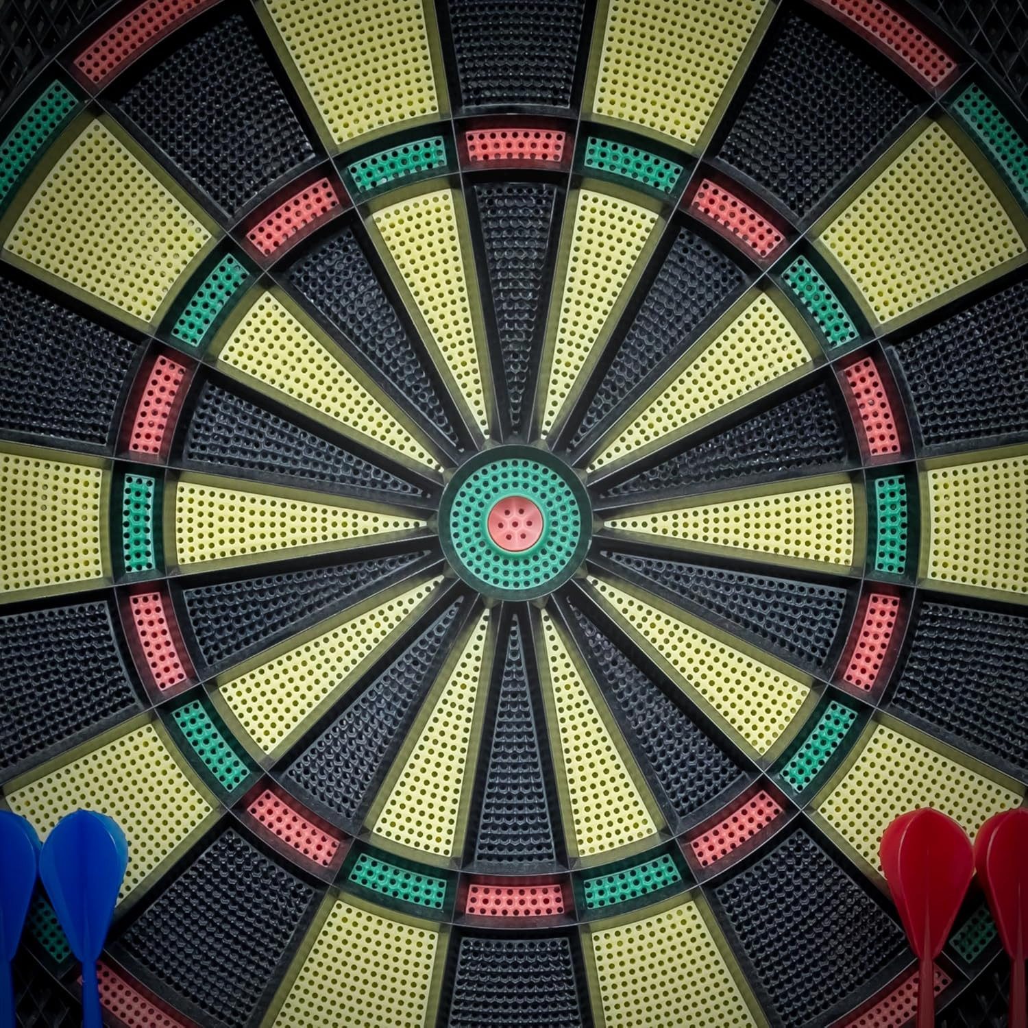 Carromco Zielscheibe Dartboard STRIKER-401 – Elektronische Dartscheibe, Dart, (Modell 92445), mit 6 Softdarts, 35 Spiele & 584 Varianten