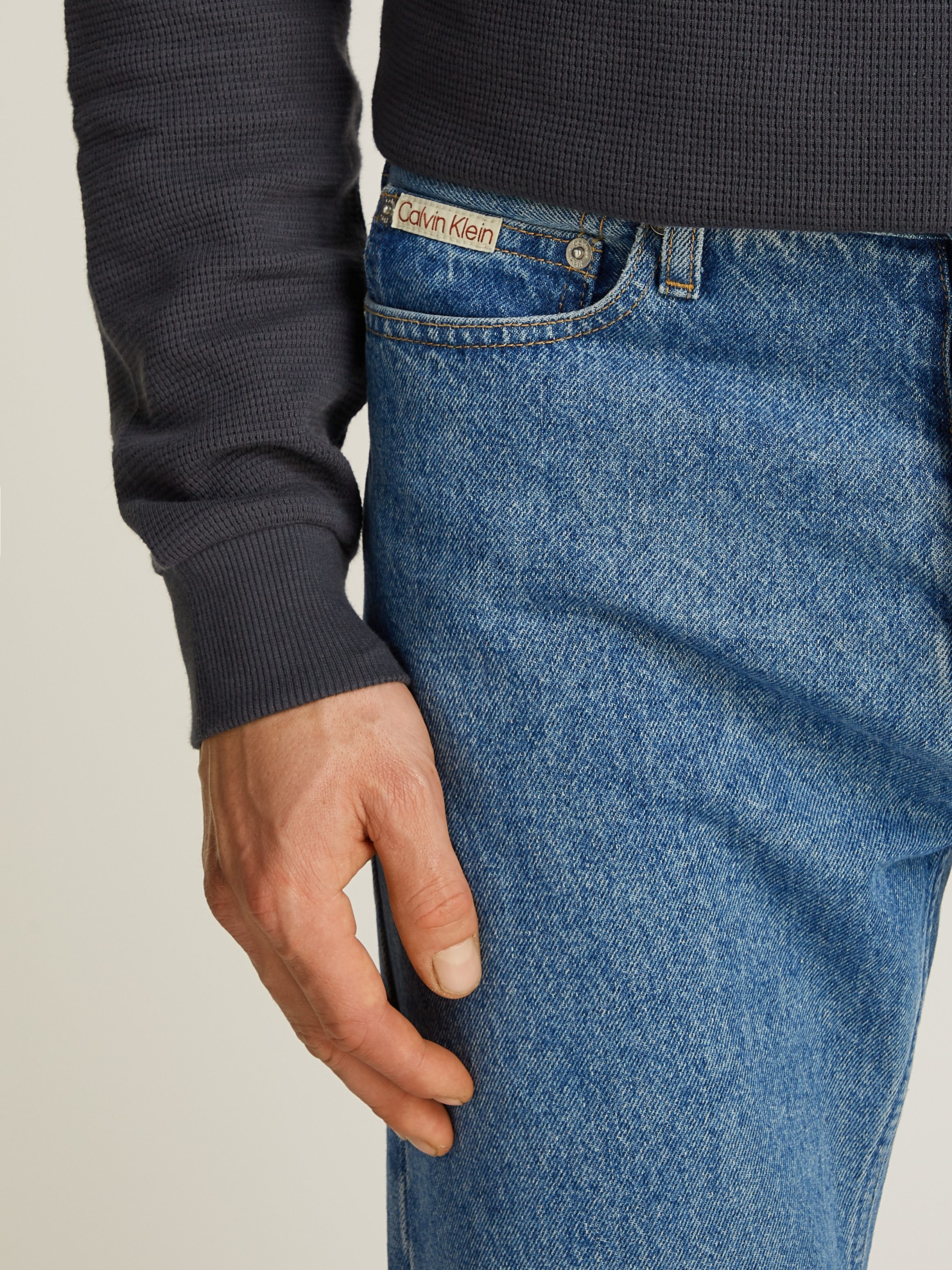 Calvin Klein Jeans Straight-Jeans STANDARD STRAIGHT Coinpocket, Logostickerei – Bild 3 von 5