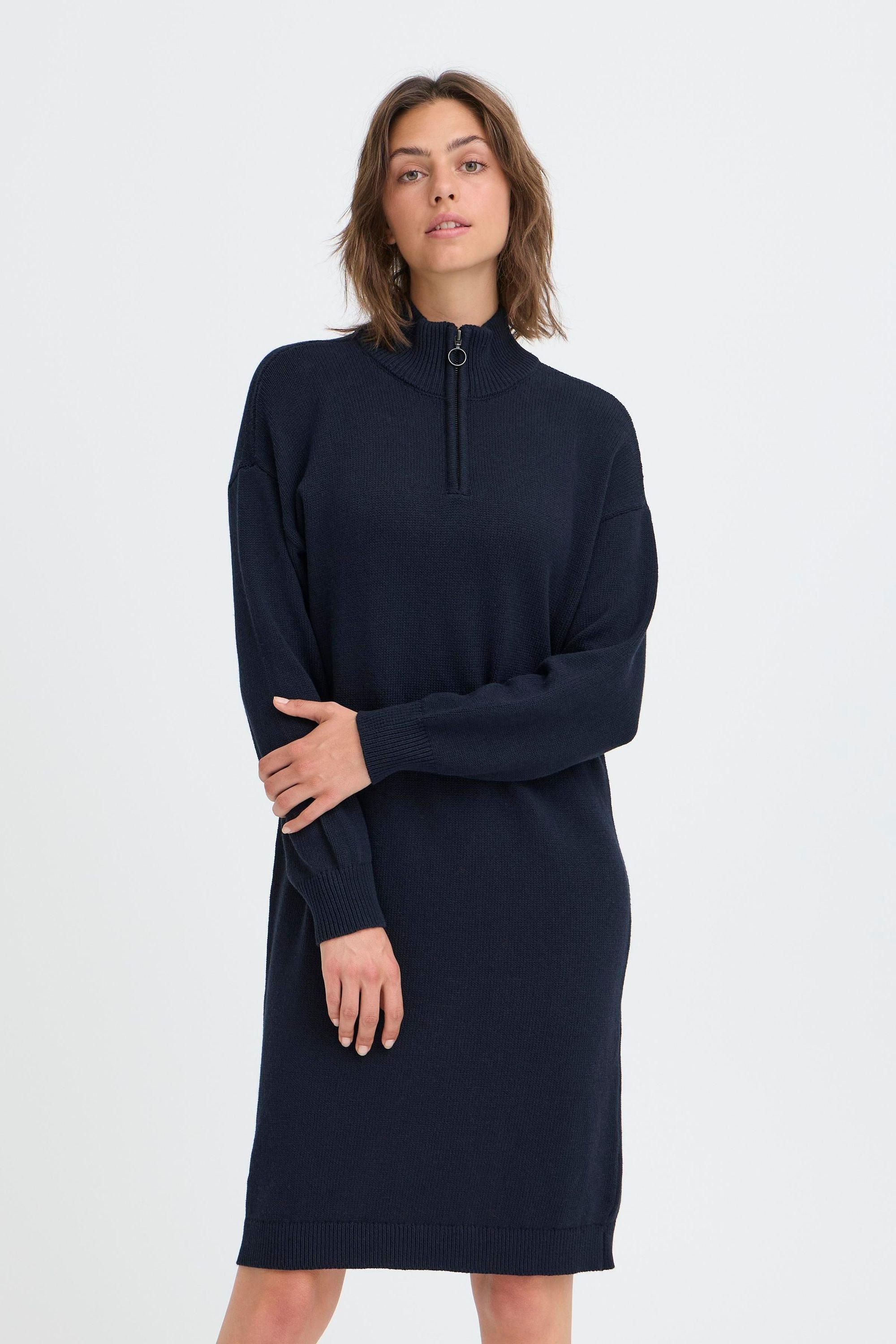 OXMO Strickkleid OXFSANVA DR 1 Modisches Troyer-Strickleid