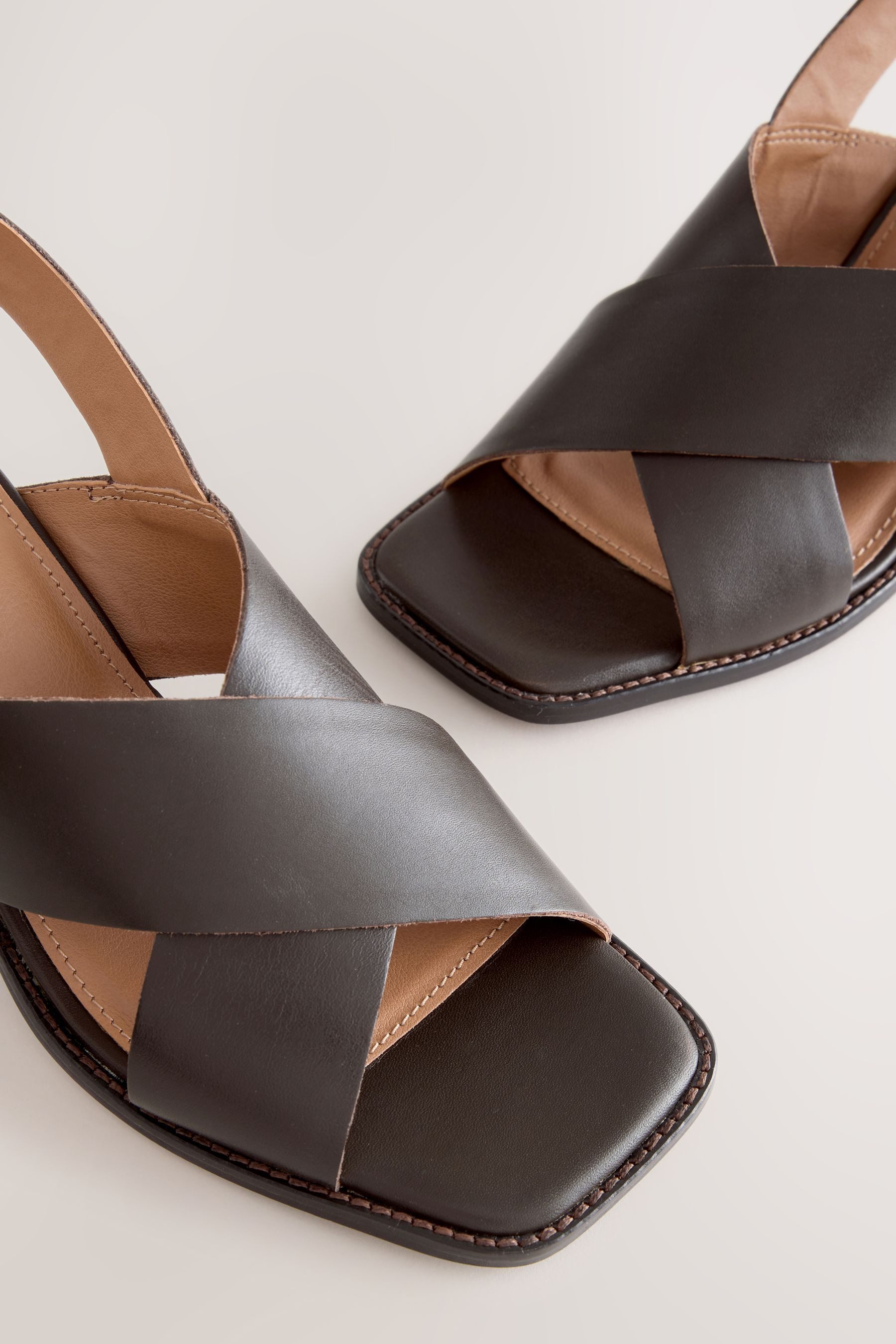 Next Forever Comfort® Blockabsatzsandle mit Kreuzriemen Sandalette (1-tlg)