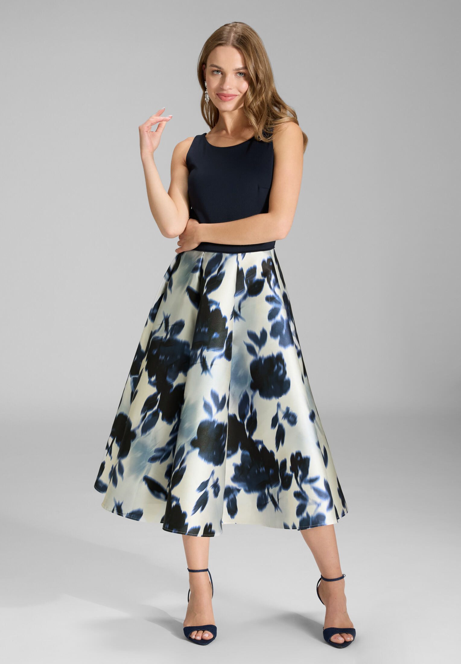 SWING Cocktailkleid Taillierter Schnitt mit ausgestelltem Rockteil