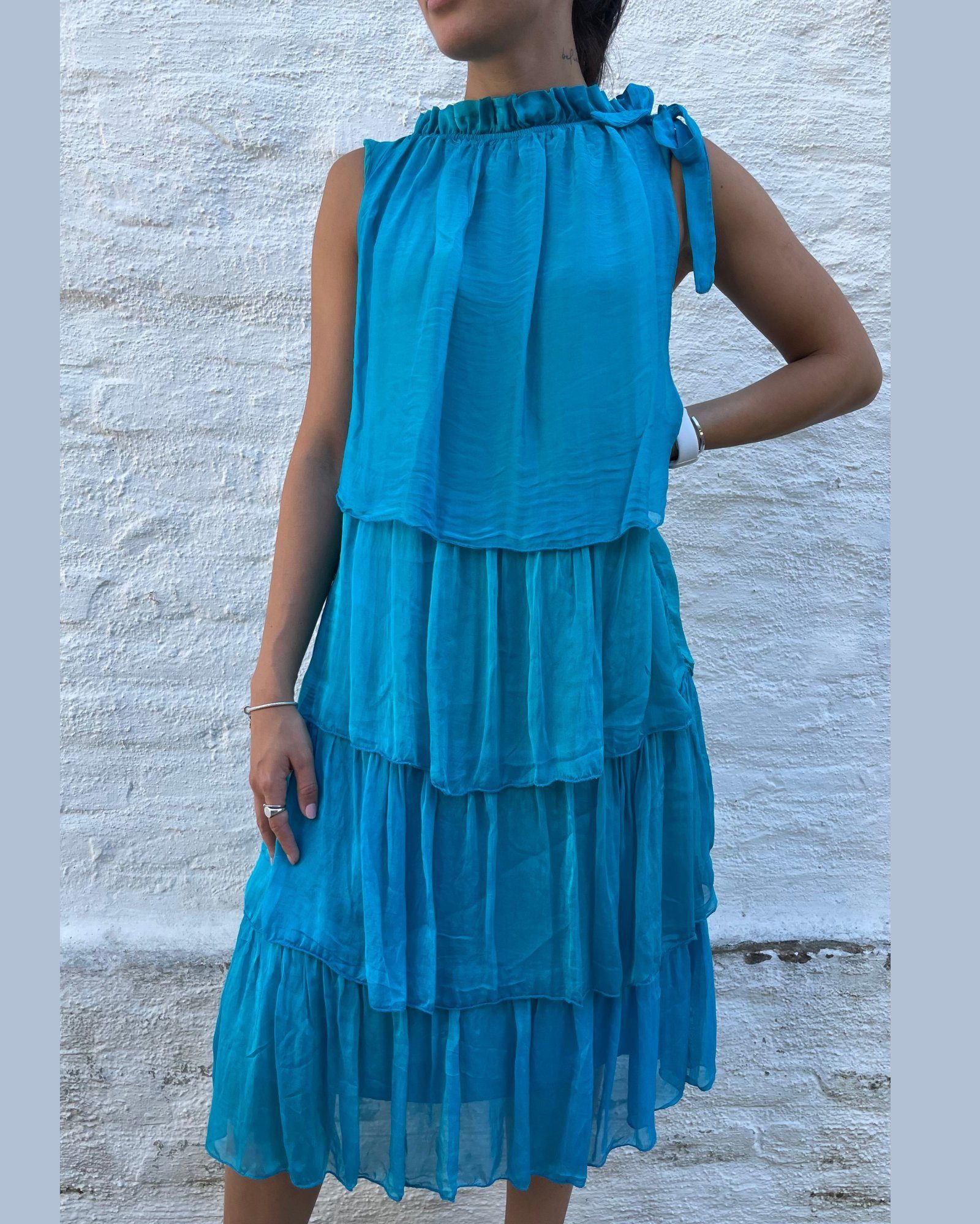 ITALY VIBES Midikleid CAMILLA - Anlasskleid - Stufenkleid - Kleid - ONE SIZE passt hier Gr. XS - L hell blau