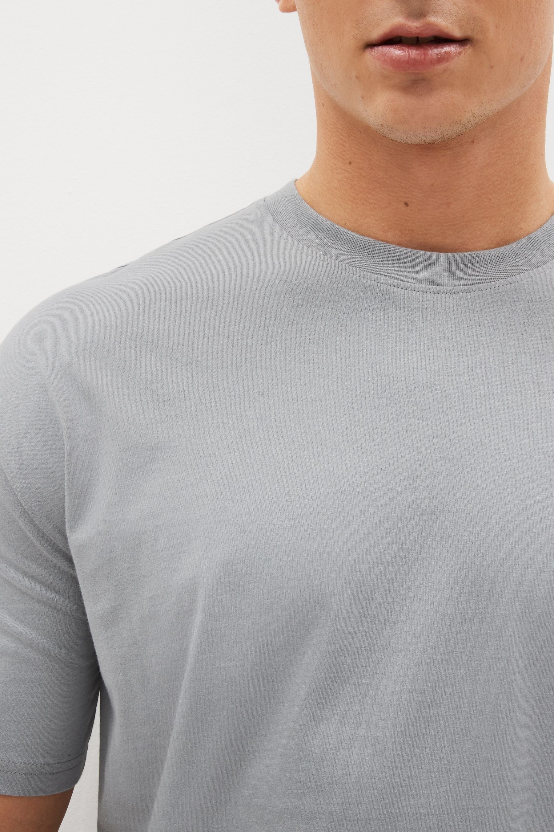 Next T-Shirt Rundhals-T-Shirt im Relaxed Fit Silver (1-tlg) Grey