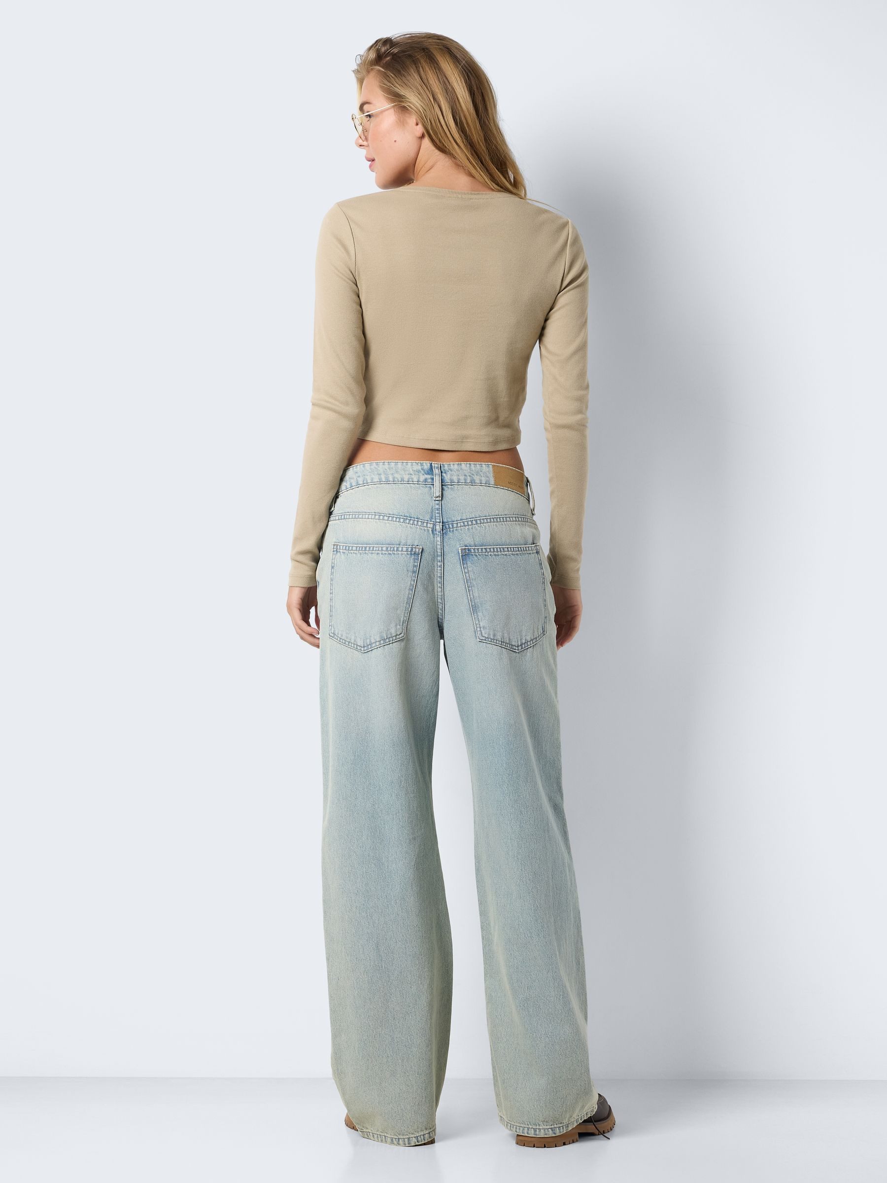 Noisy may T-Shirt Crop mit Cut-out-Detail günstig online kaufen