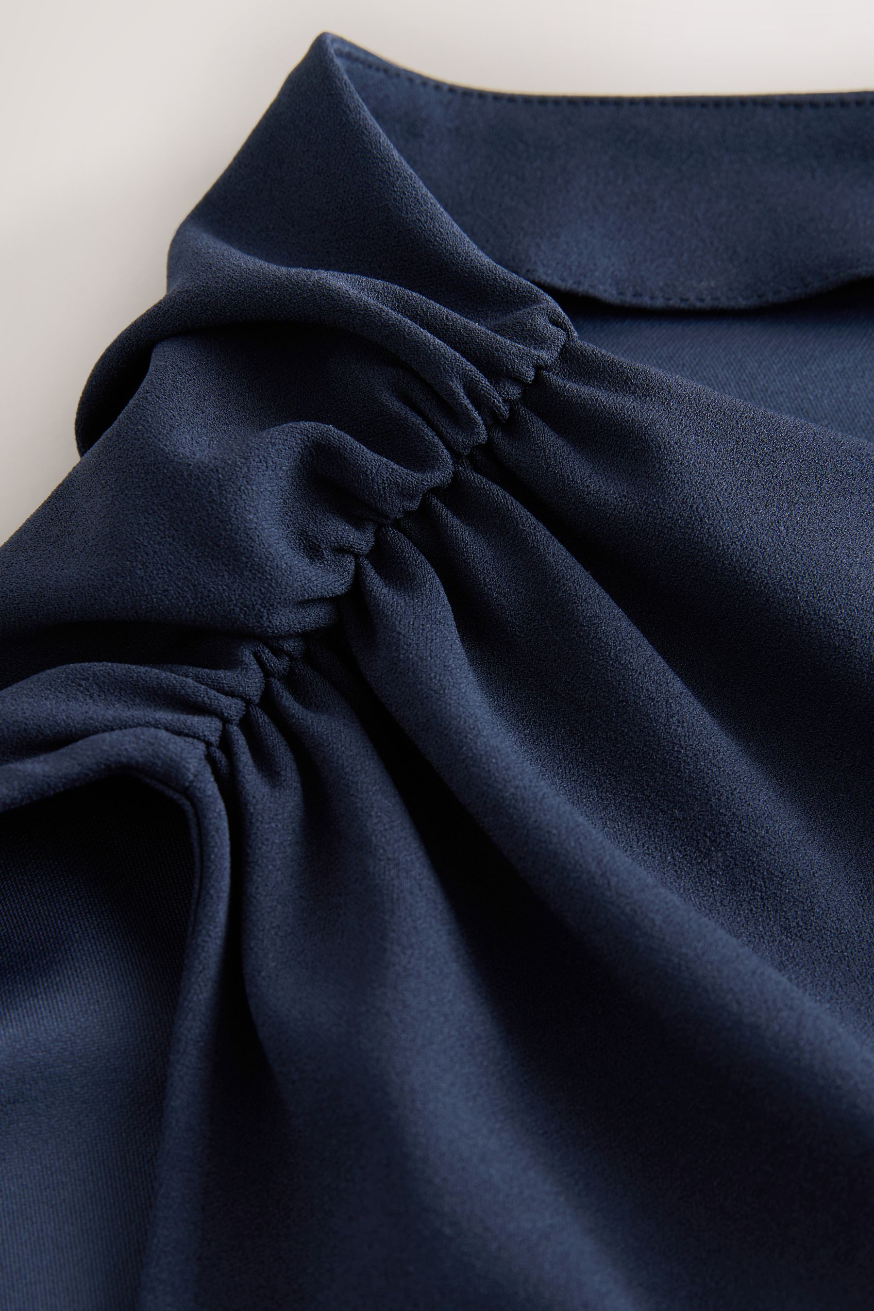 Next Jumpsuit Geraffter Jumpsuit für besondere Anlässe (1-tlg) – Bild 3 von 3