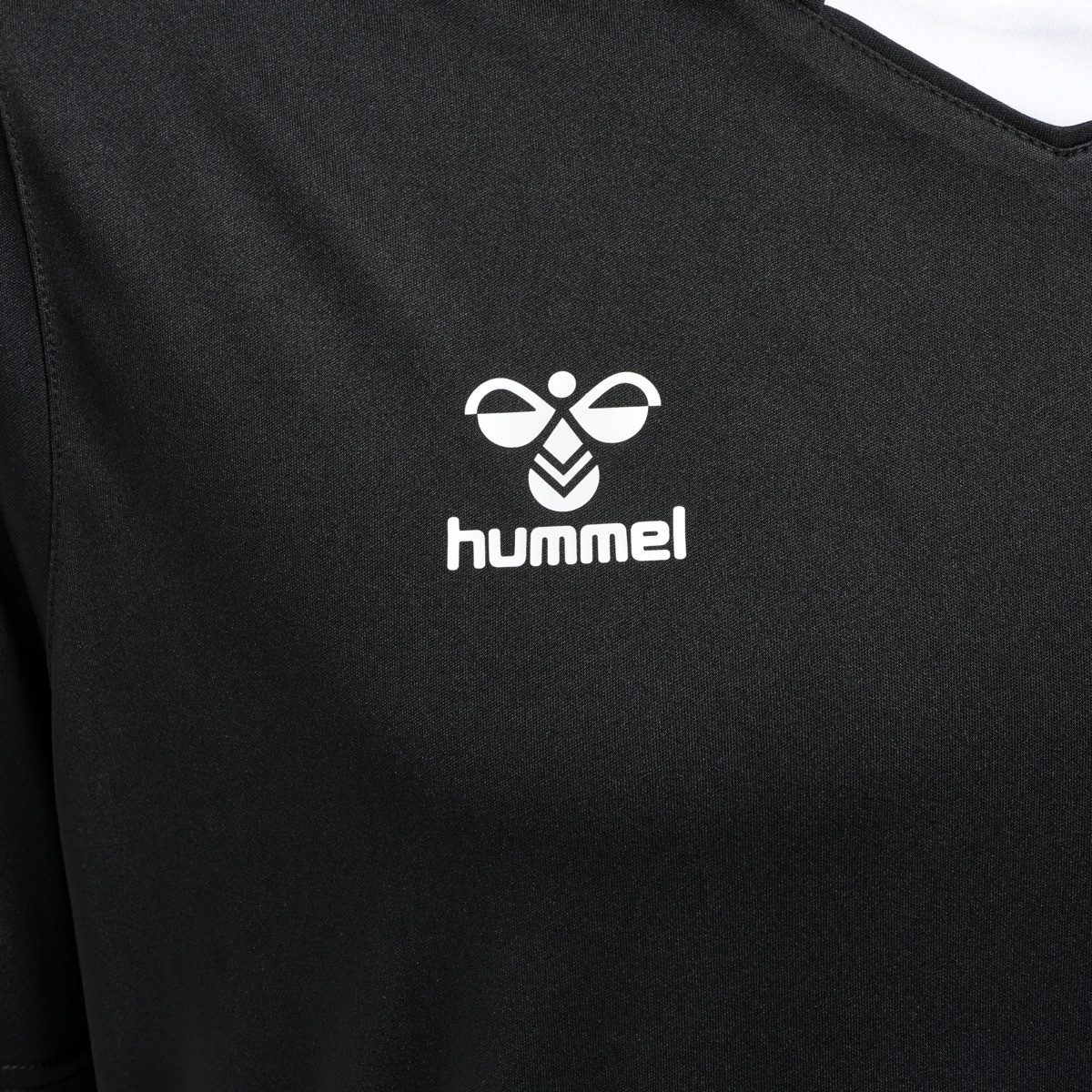hummel Trainingsshirt HMLCORE XK POLY JERSEY S/S Kurzarm-Design, mit Rundhalsausschnitt, schnell trocknend