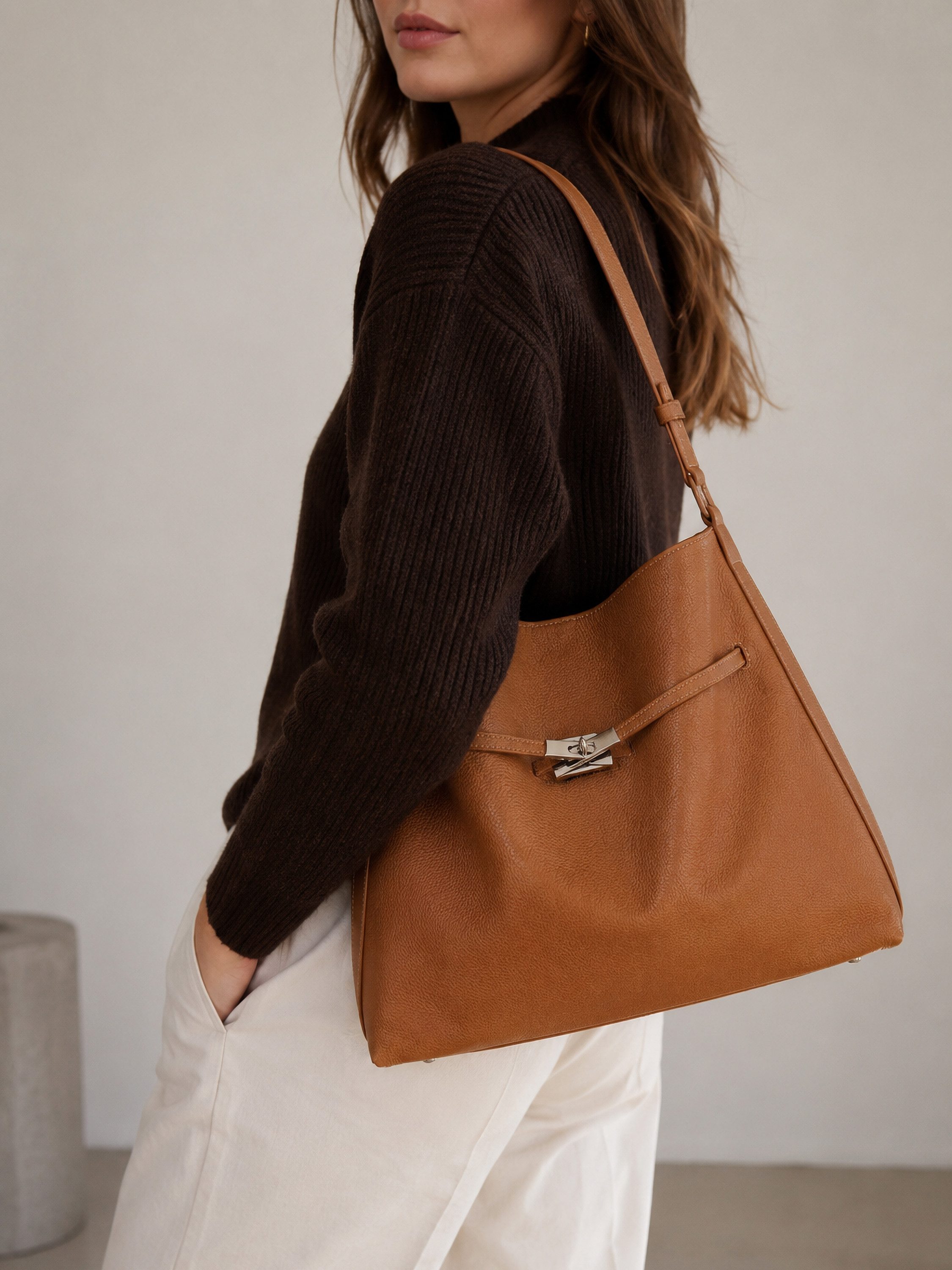 COLLEZIONE ALESSANDRO Schultertasche Milano, aus softem Leder, Made in Italy