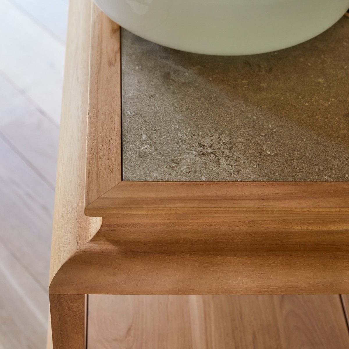 Tikamoon Waschtisch Badezimmermöbel Achille aus massivem Teakholz 95 cm