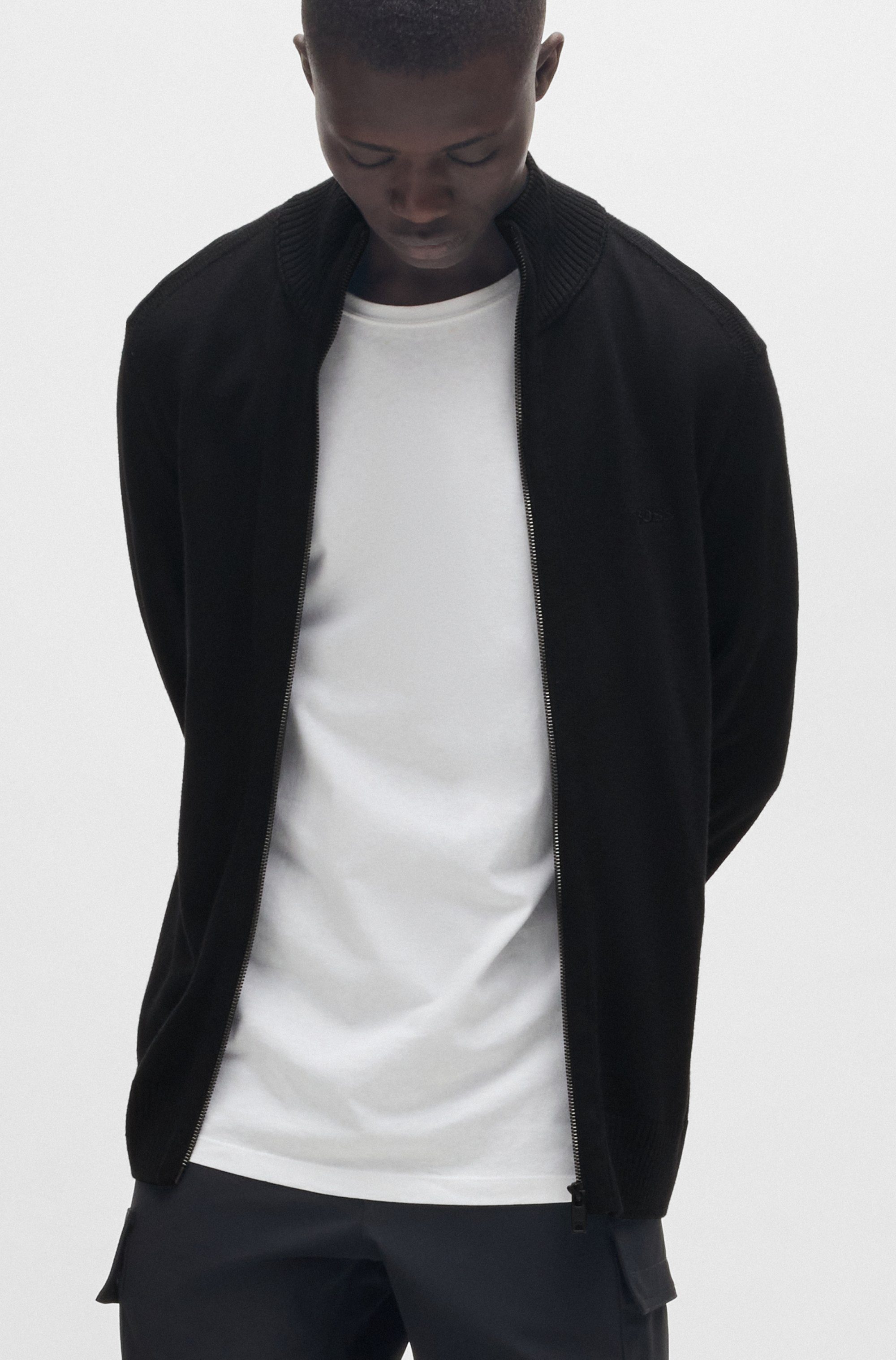 BOSS ORANGE Strickjacke Avac mit Logostickerei auf der Brust