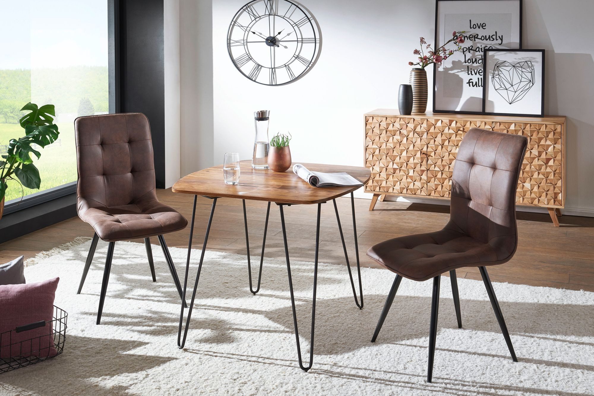furnicato Esstisch Massivholz, Walnuss Finish 80x80x76 cm (1-St), Stabiler Outdoor-Tisch mit abgerundeten Ecken für dein Esszimmer