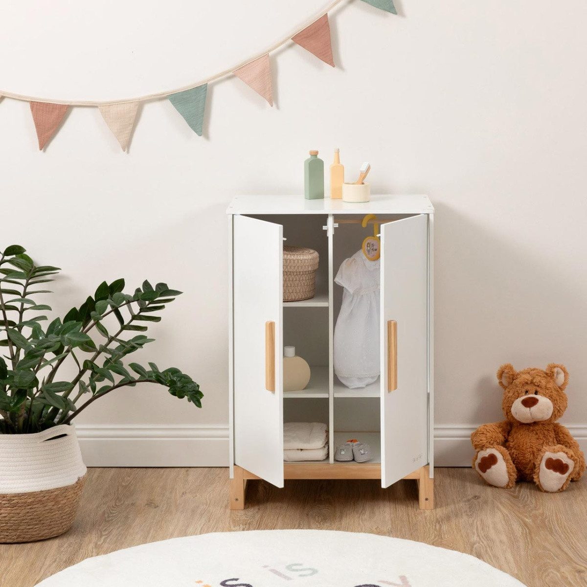 ELLA & PIET® Puppenmöbel Großer Puppenschrank DRESSY aus Holz (Weiß-Schlamm günstig online kaufen