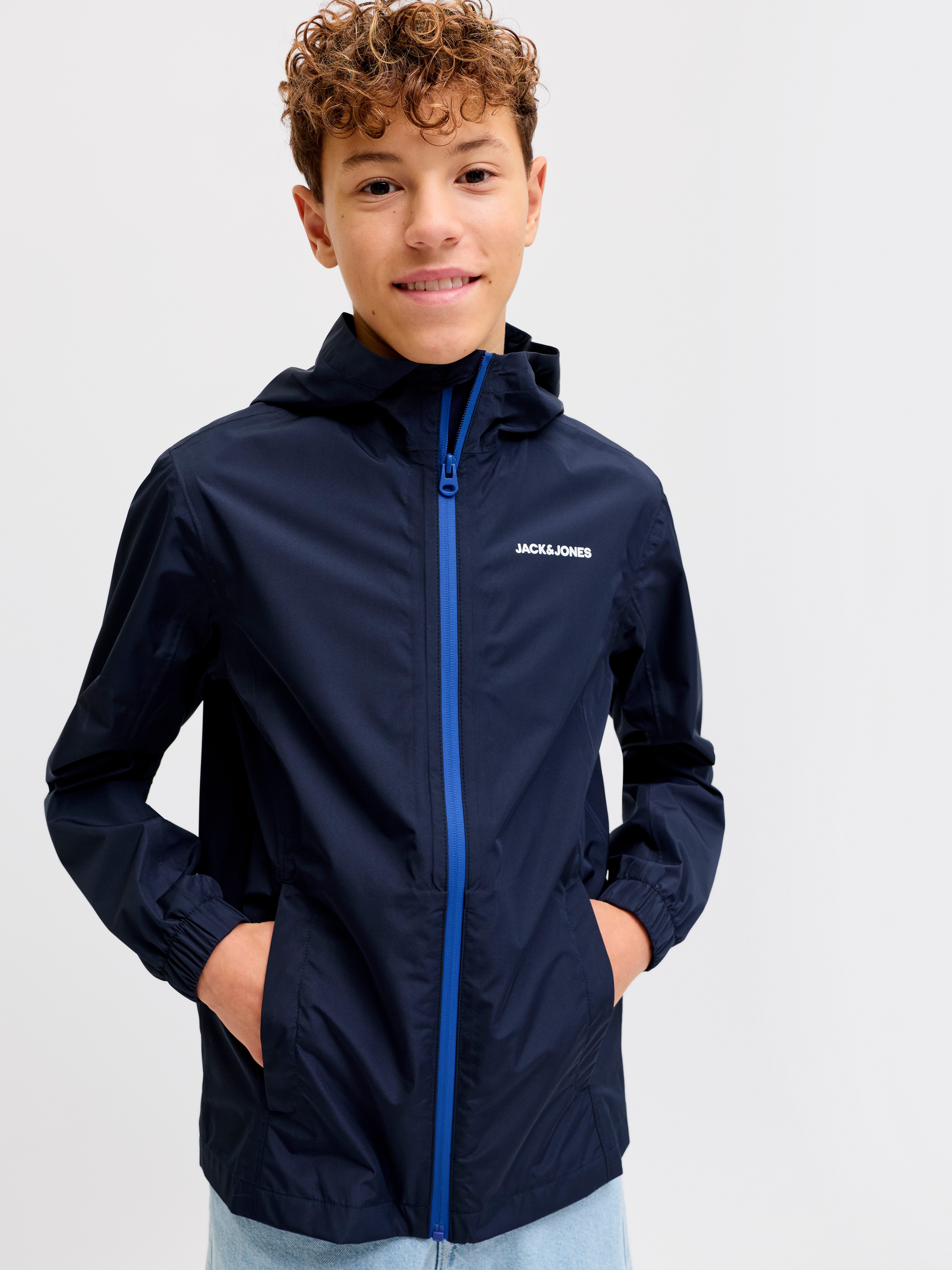 Jack & Jones Junior Regenjacke JJEFLYNN RAIN JACKET SN JNR – Bild 2 von 5