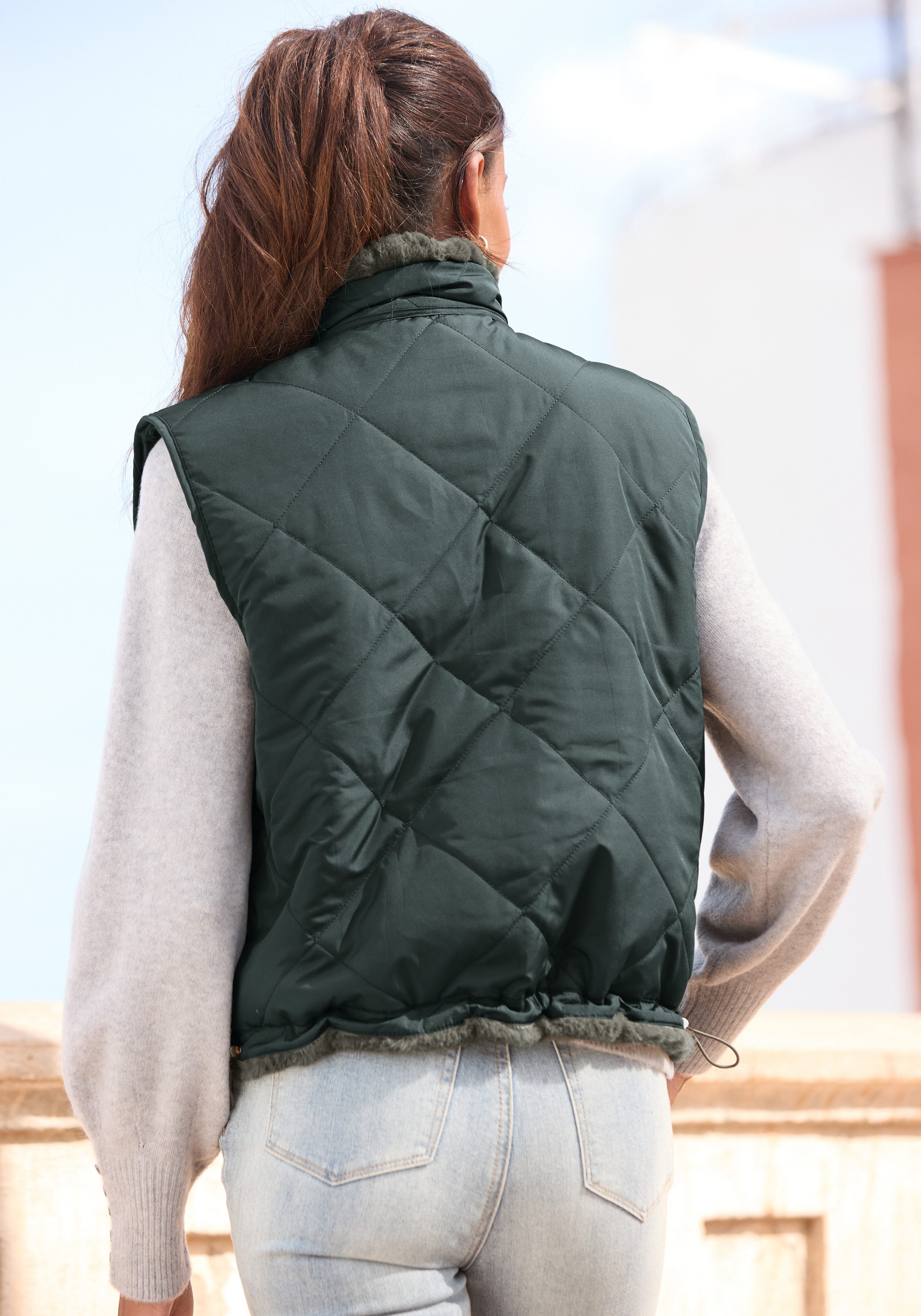 LASCANA Wendeweste, wendbare Steppweste mit flauschigem Fellimitat