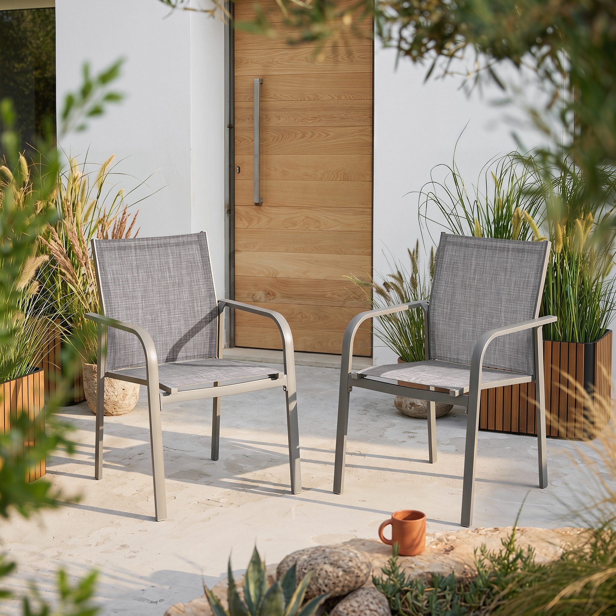 Avestar Gartenstuhl 2er-Set stapelbare Terrassenstühle aus Textilene mit Aluminiumgestell (2 St), Ergonomisch, UV-beständig, wetterfest für Terrasse & Garten