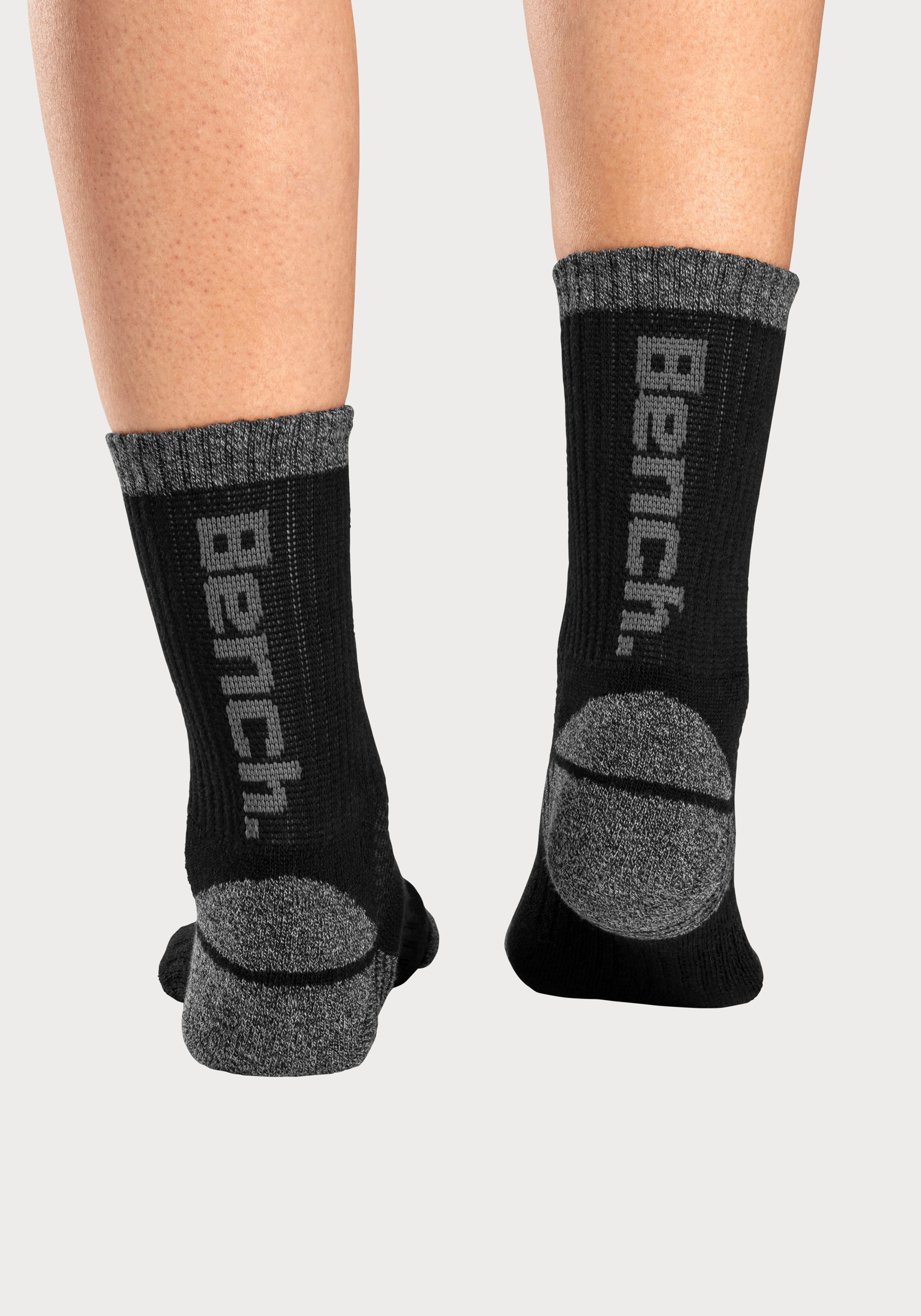 Mittelfußgummi anthrazit 1x schwarz, Bench. meliert 1x Pikeestruktur Tennissocken und grau meliert, 1x mit (3-Paar)