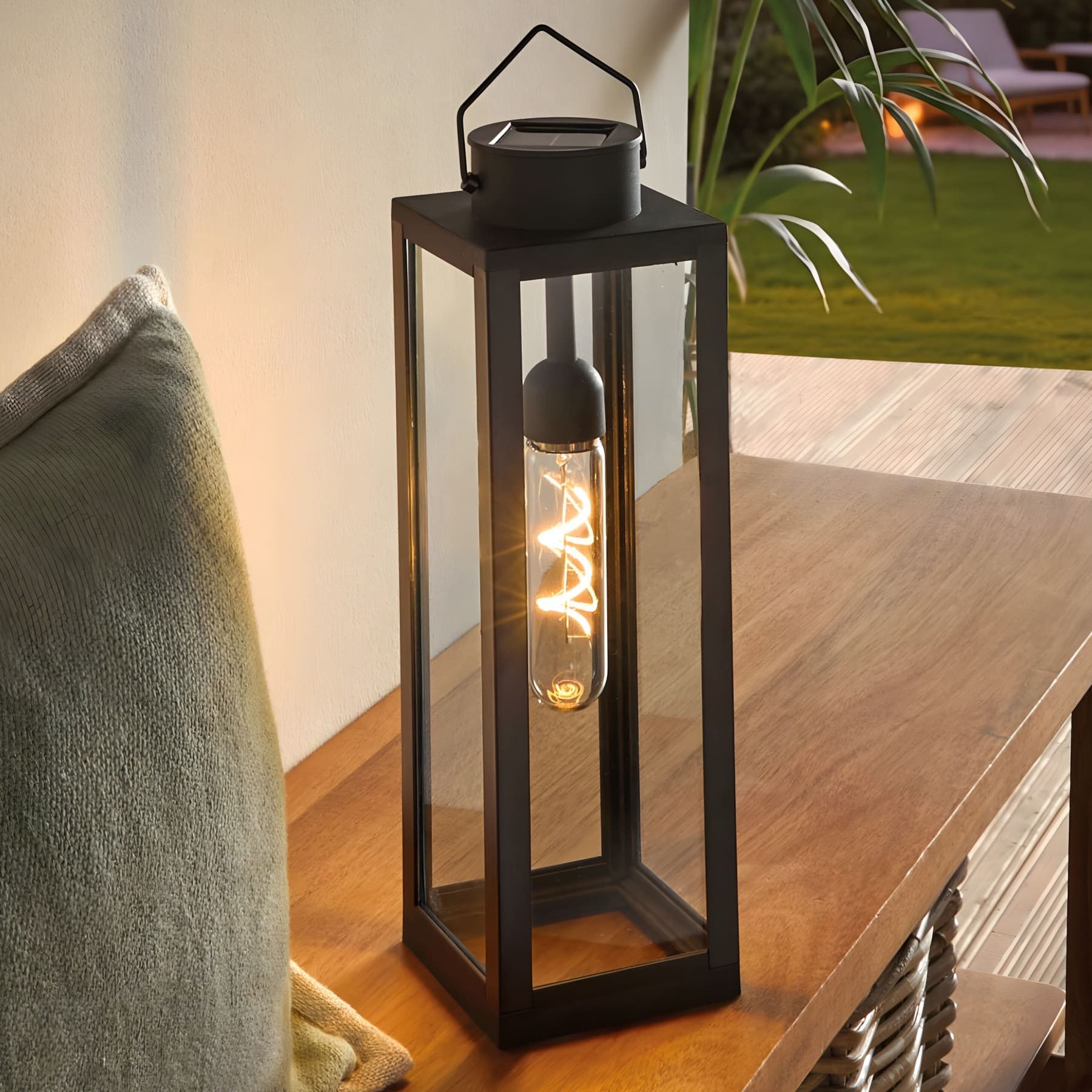 Dekoleidenschaft LED Laterne LED Laterne "Industrial" Solar Gartenlaterne, Kunststoff, schwarz, Outdoor Solarlampe, Gartenlampe, Hängelampe wetterfest für Draußen