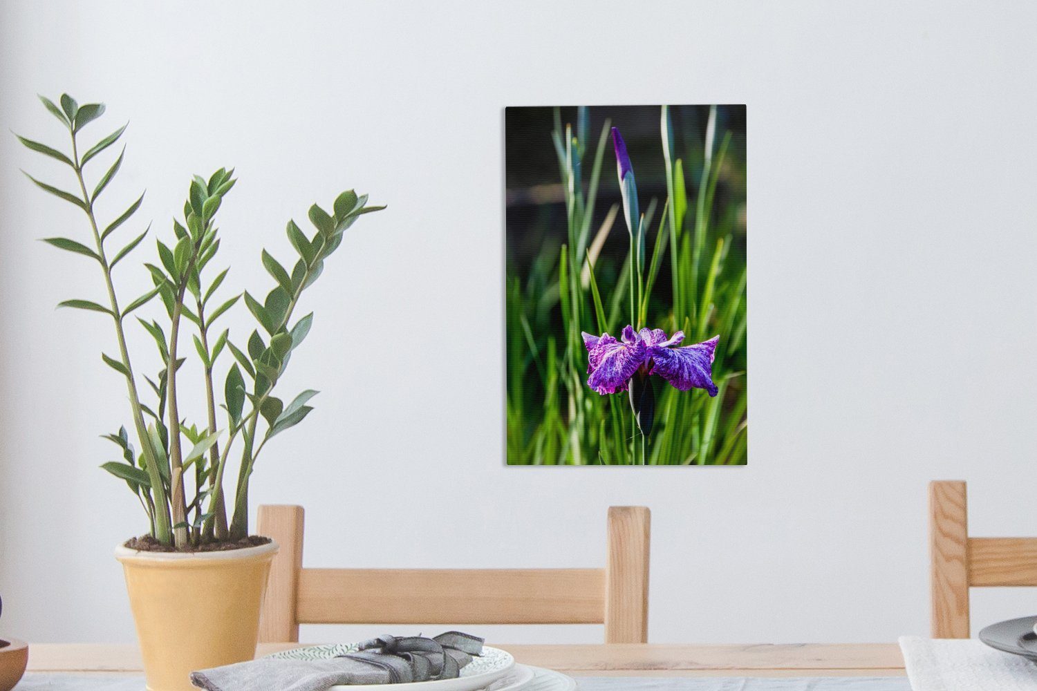 Kalmus, cm inkl. OneMillionCanvasses® Leinwandbild Gemälde, bespannt violette Blüte 20x30 Die (1 des Leinwandbild fertig Zackenaufhänger, St),