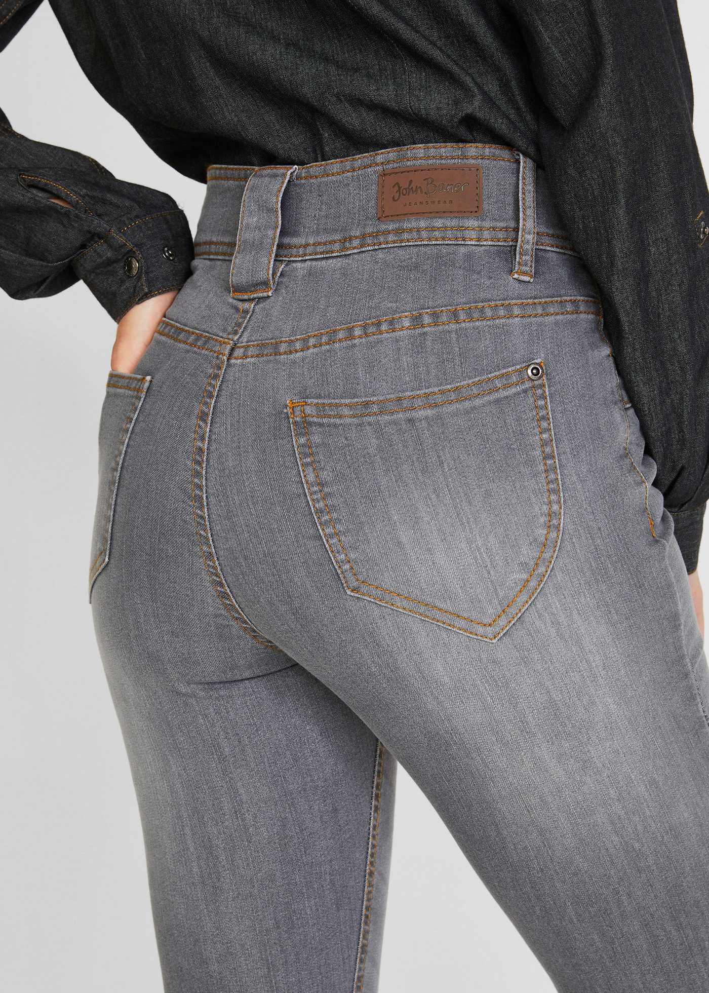 bonprix Slim-fit-Jeans Skinny fit Passform, mit Eingrifftaschen und Gesäßtaschen