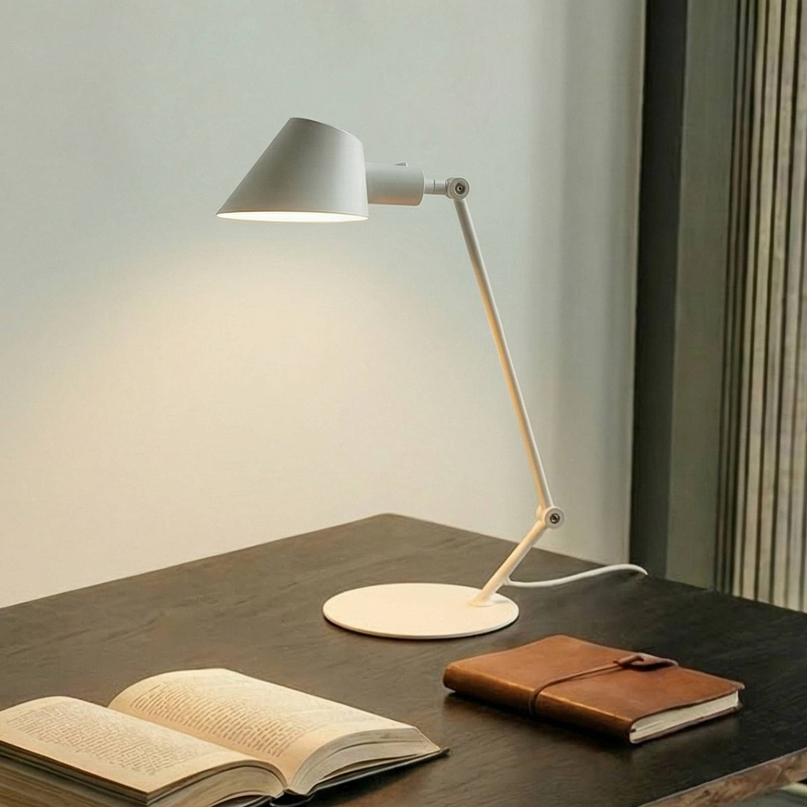 Lindby Tischleuchte Corali, Metall, Weiß IP20, 1 x 15 W LED günstig online kaufen