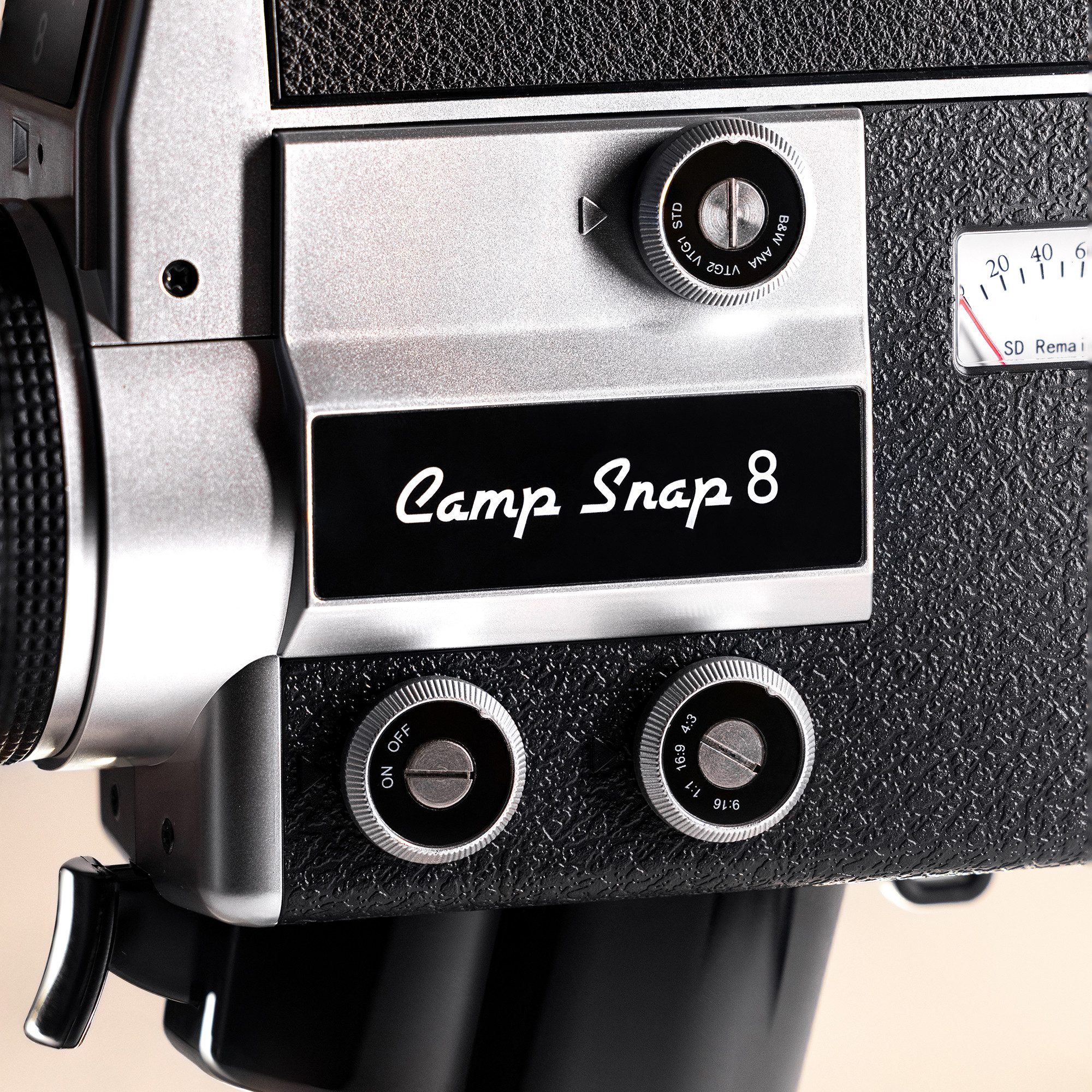 Camp Snap CS-8 Videokamera Camcorder Retro Super-8 Design Videokamera (HD, Kein WLAN, Keine Netzwerkfunktion, Einzelgerät inkl. Speicherkarte und Batterie, Retro-Design, Filter, kein Display, USB-C, microSD bis 128GB)