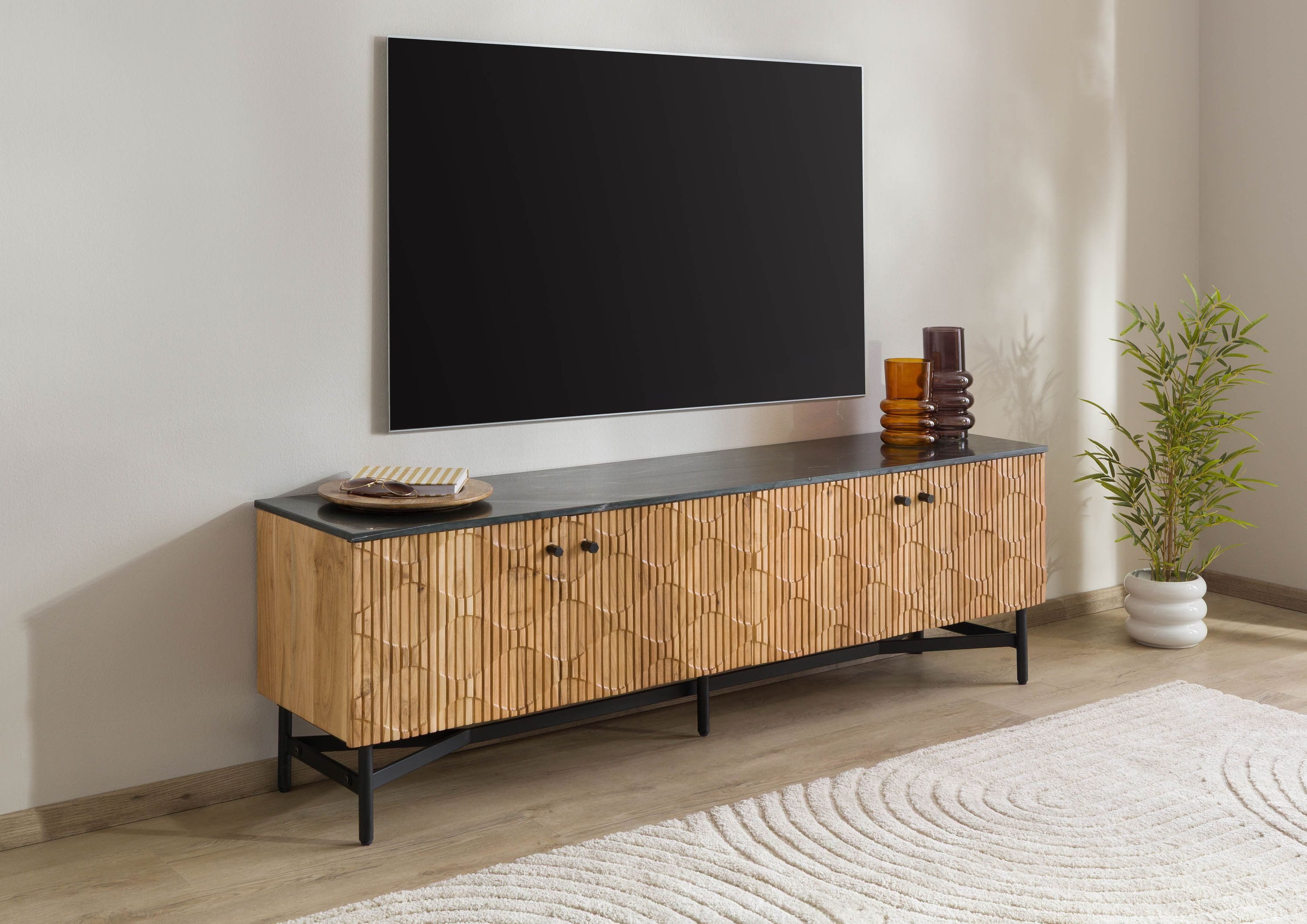 Massivmoebel24 TV-Board LONDON (Massivholz), Akazie 180x40x55 natur lackiert / Marmor schwarz LONDON #105