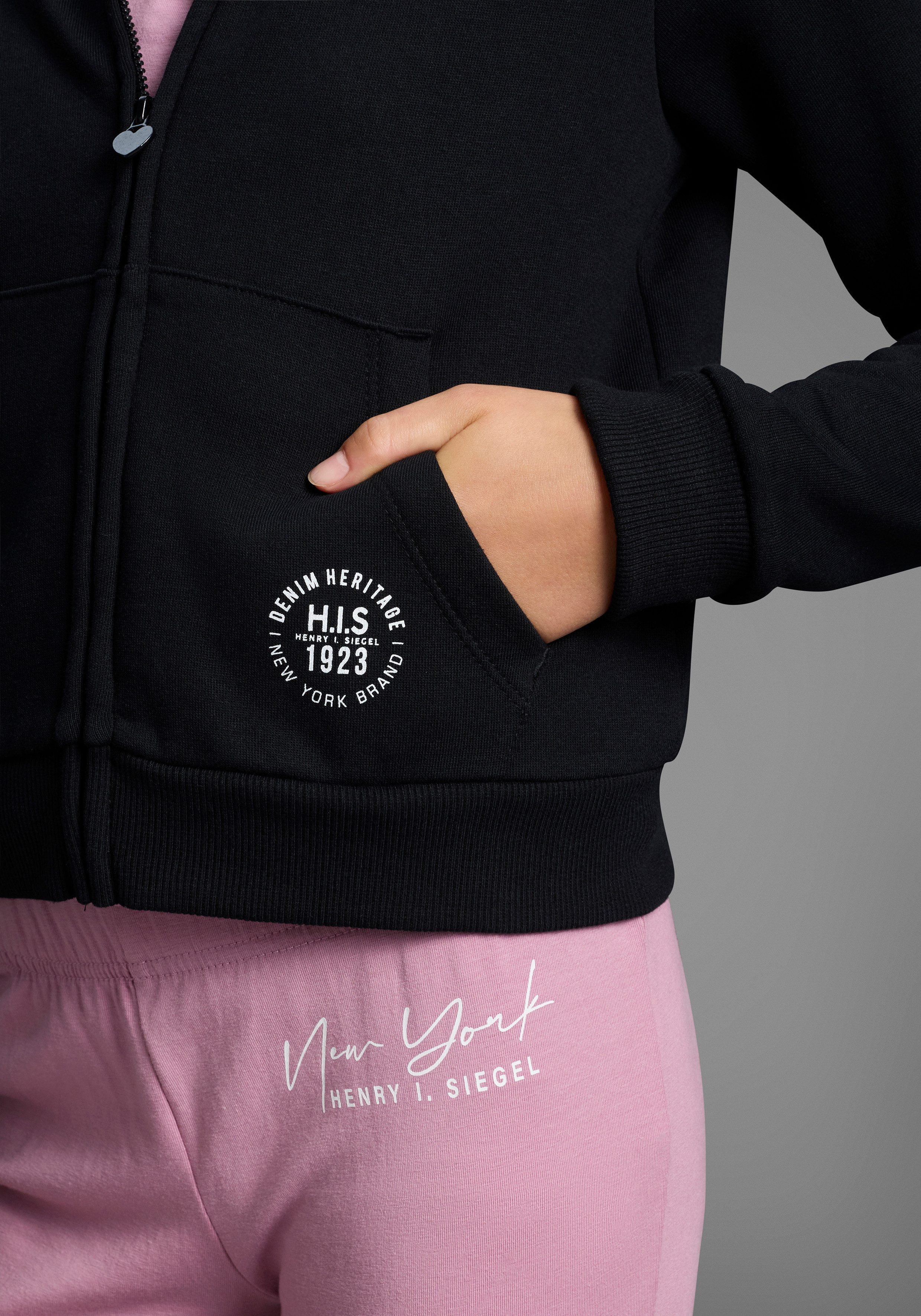 H.I.S Kapuzensweatjacke Kurzgeschnittene Sweatjacke mit Logoprint für Mädchen Für TEENS. Sweatjacke in modischer Kurzform und Zipper