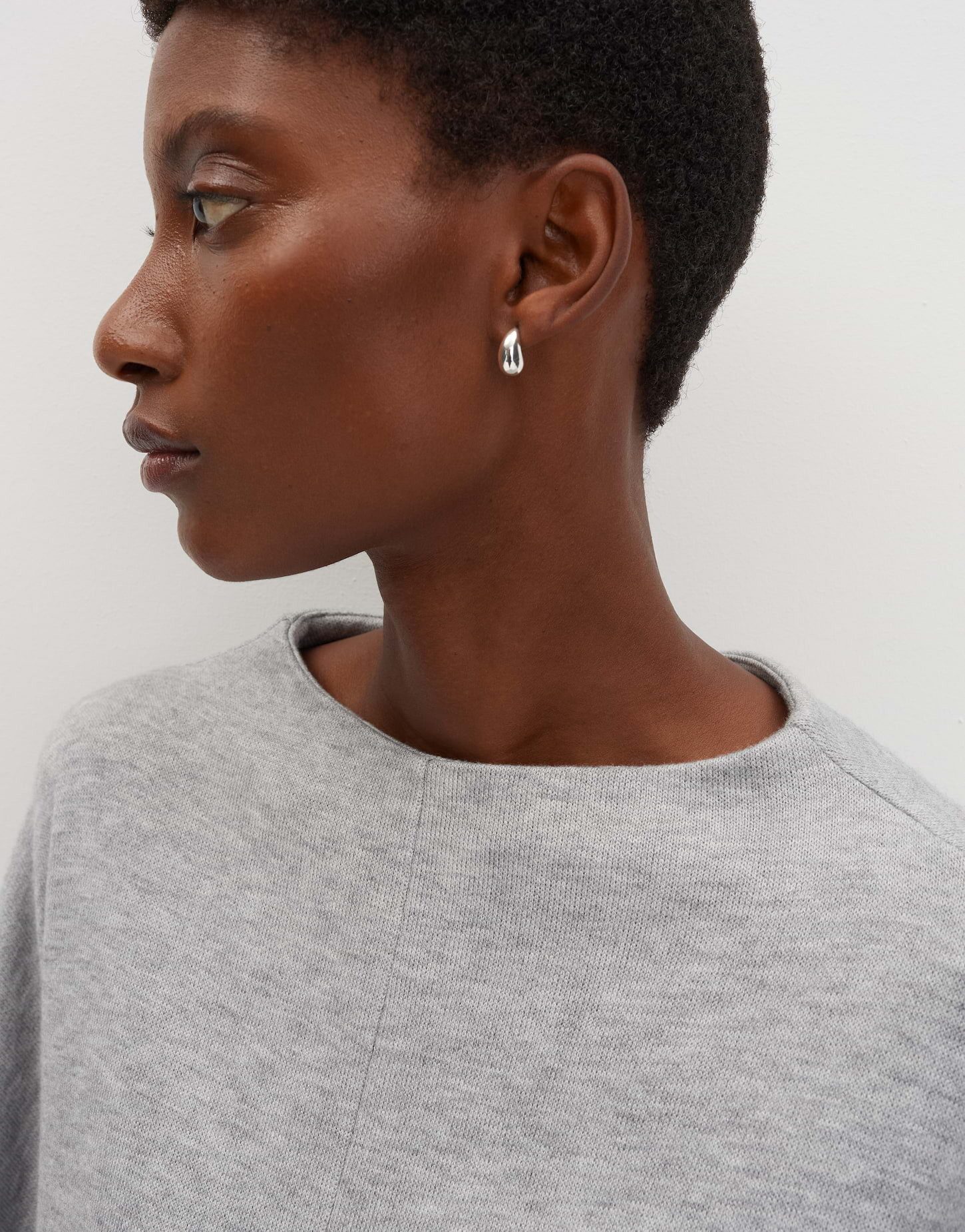 someday Sweatshirt UTIBBY DETAIL Loose aus weichem Viskose Mix Leicht transparentes Sweatshirt mit Funnel Neck
