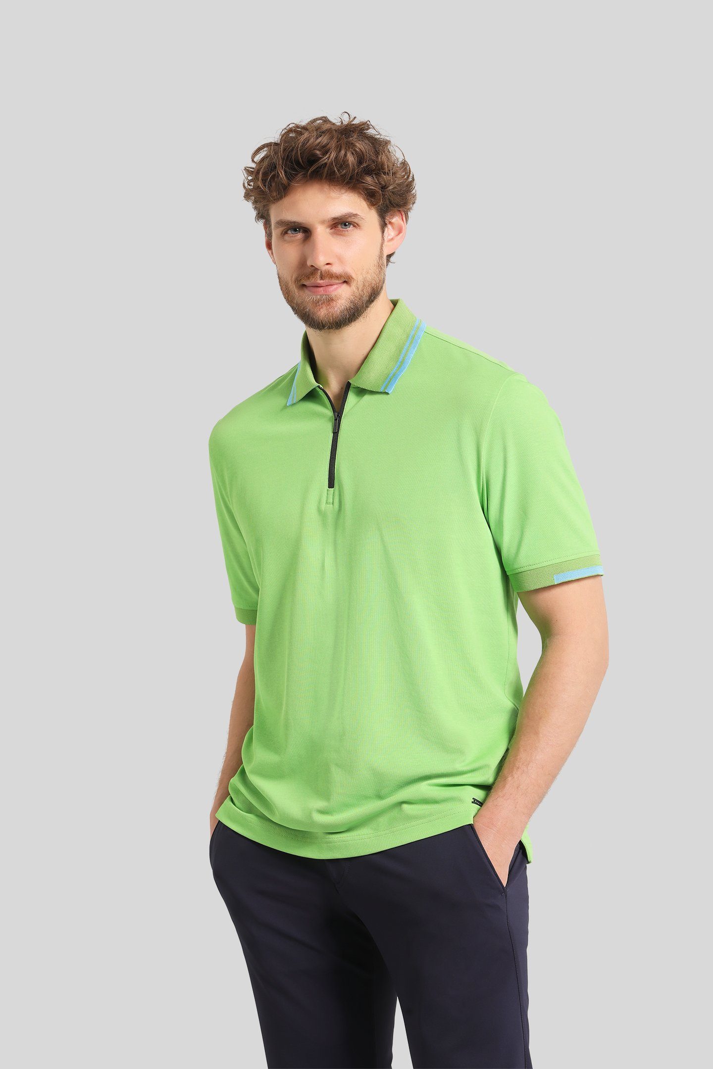 Saum am Poloshirt mit Silikon-Logo-Badge moos bugatti