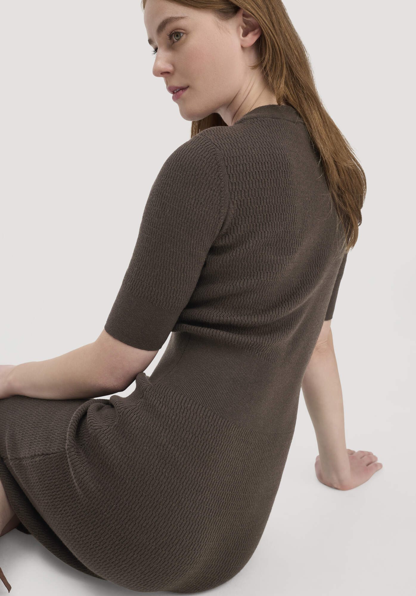 Hessnatur Strickkleid aus Bio-Baumwolle und Wolle (1-tlg) – Bild 5 von 5