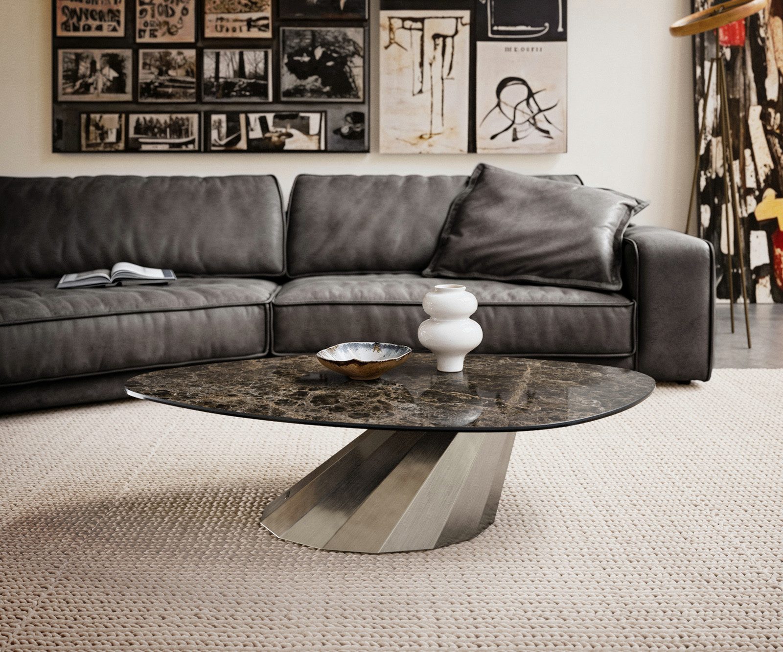 DELIFE Couchtisch Edge, Organisch 140x76 cm Keramik Emperador Extra Lucidato Dunkelbraun Parab