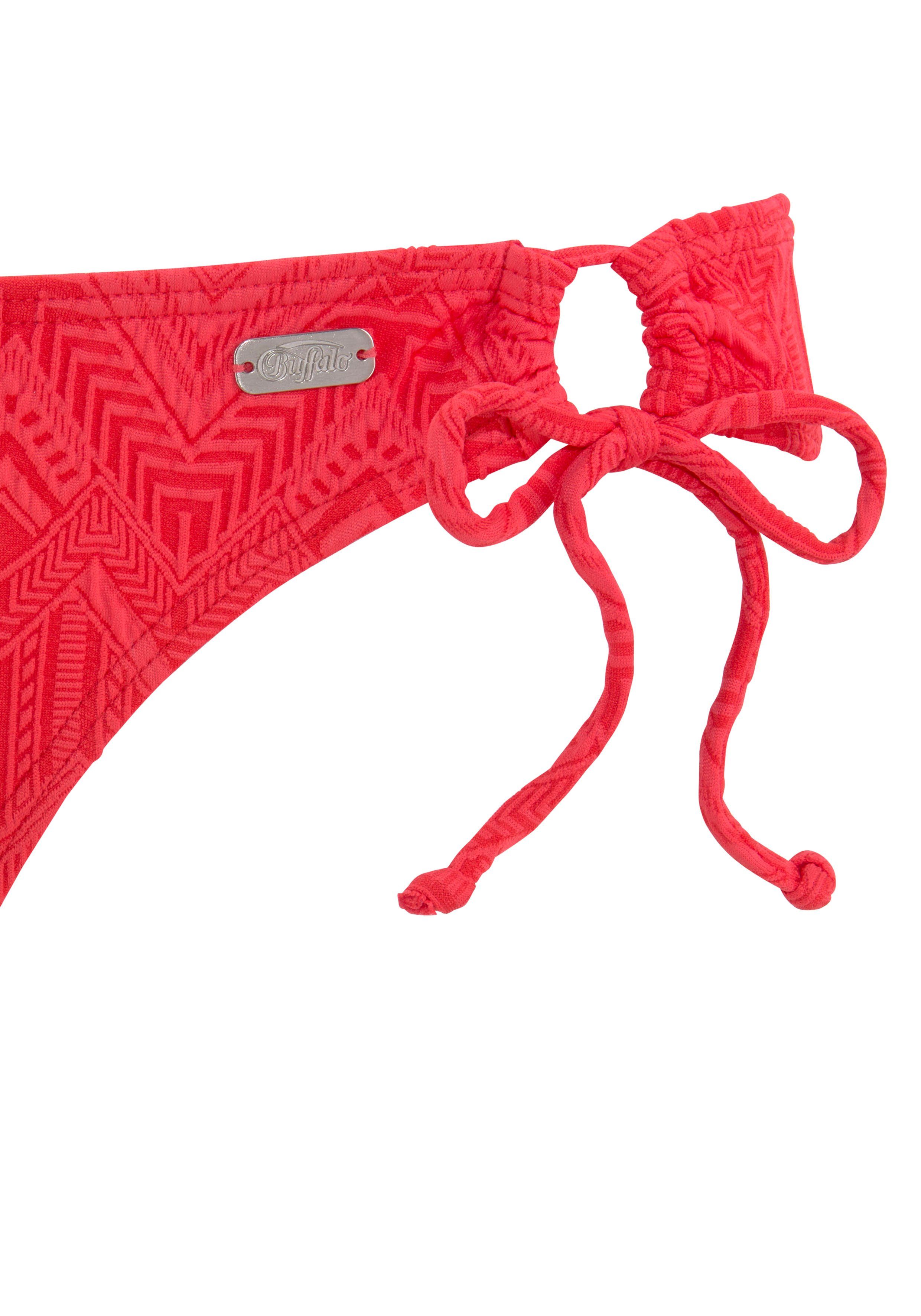 Struktur Buffalo rot mit Triangel-Bikini modischer