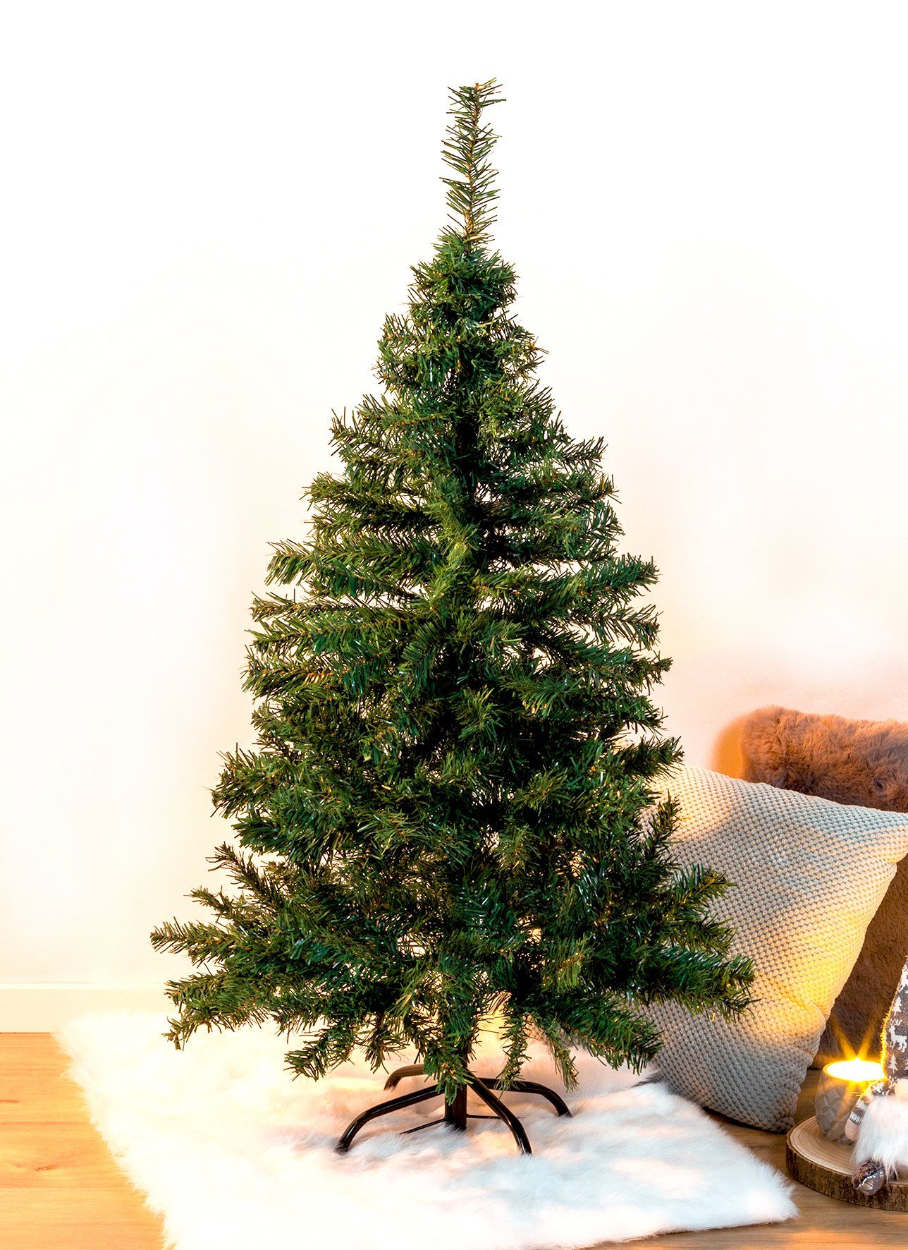 Spetebo Künstlicher Weihnachtsbaum Künstlicher Weihnachtsbaum klein - 120 cm / grün, Kunstbaum, Kunst Tannenbaum Christbaum inklusive Baumständer