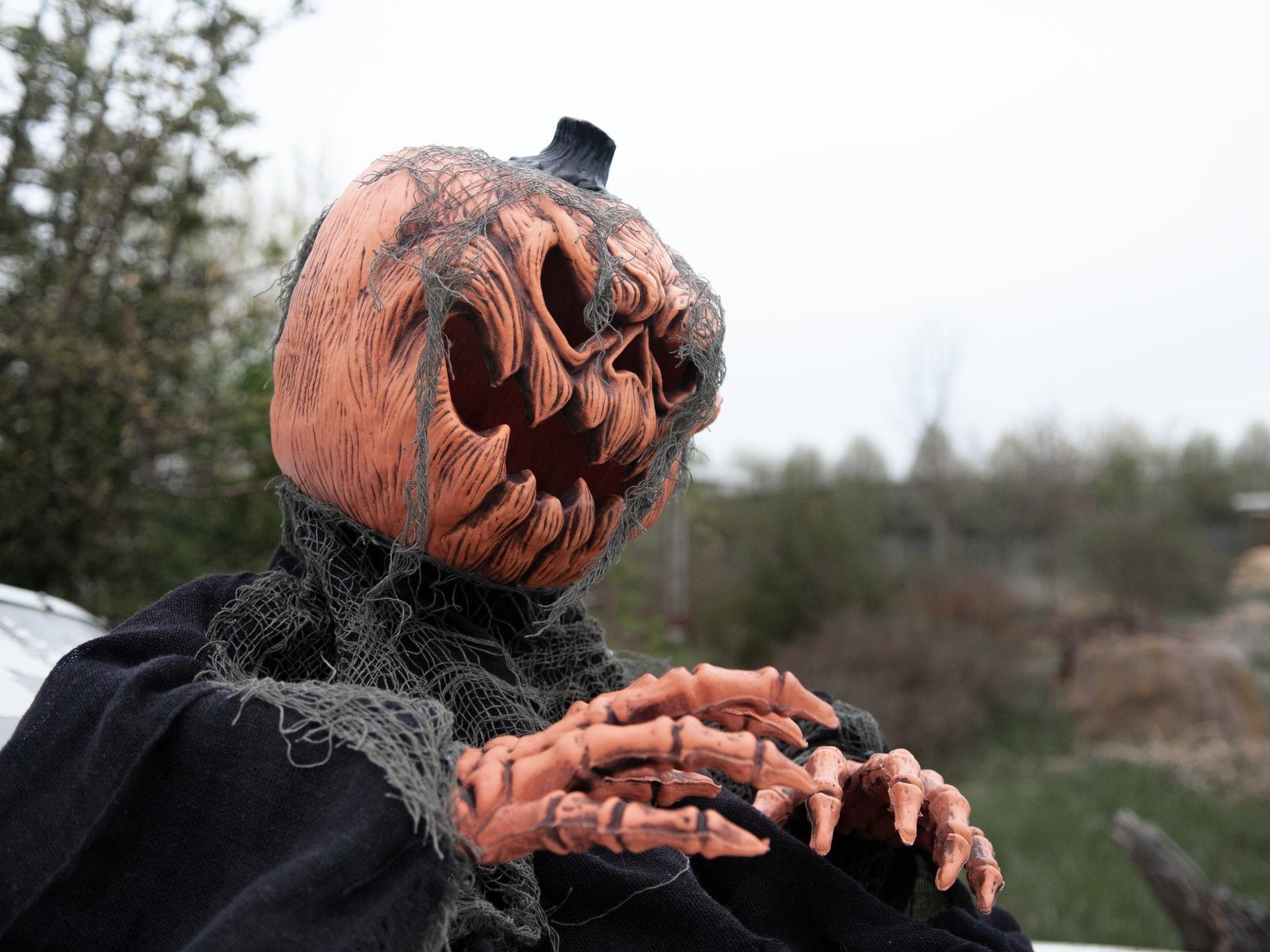 Halloween SATISFIRE Dekofigur Geräuschen Kürbismonster Licht 50cm bewegte mit und - Figur