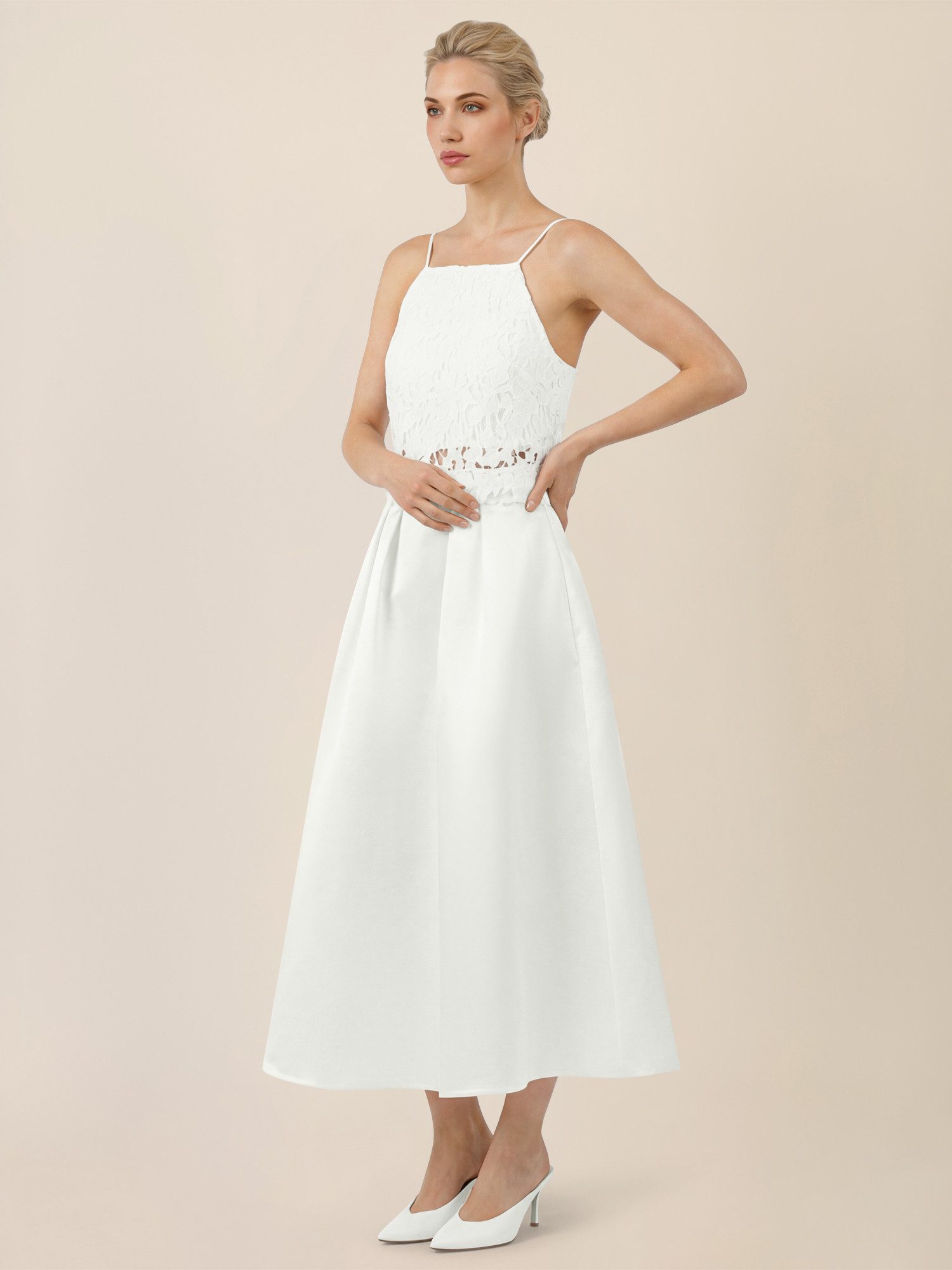 Apart Brautkleid mit A-Linienrock und Spaghettiträgern