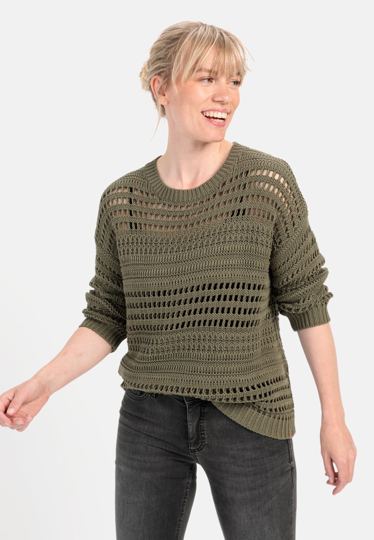 Rundhalspullover mit Lochstrickmuster