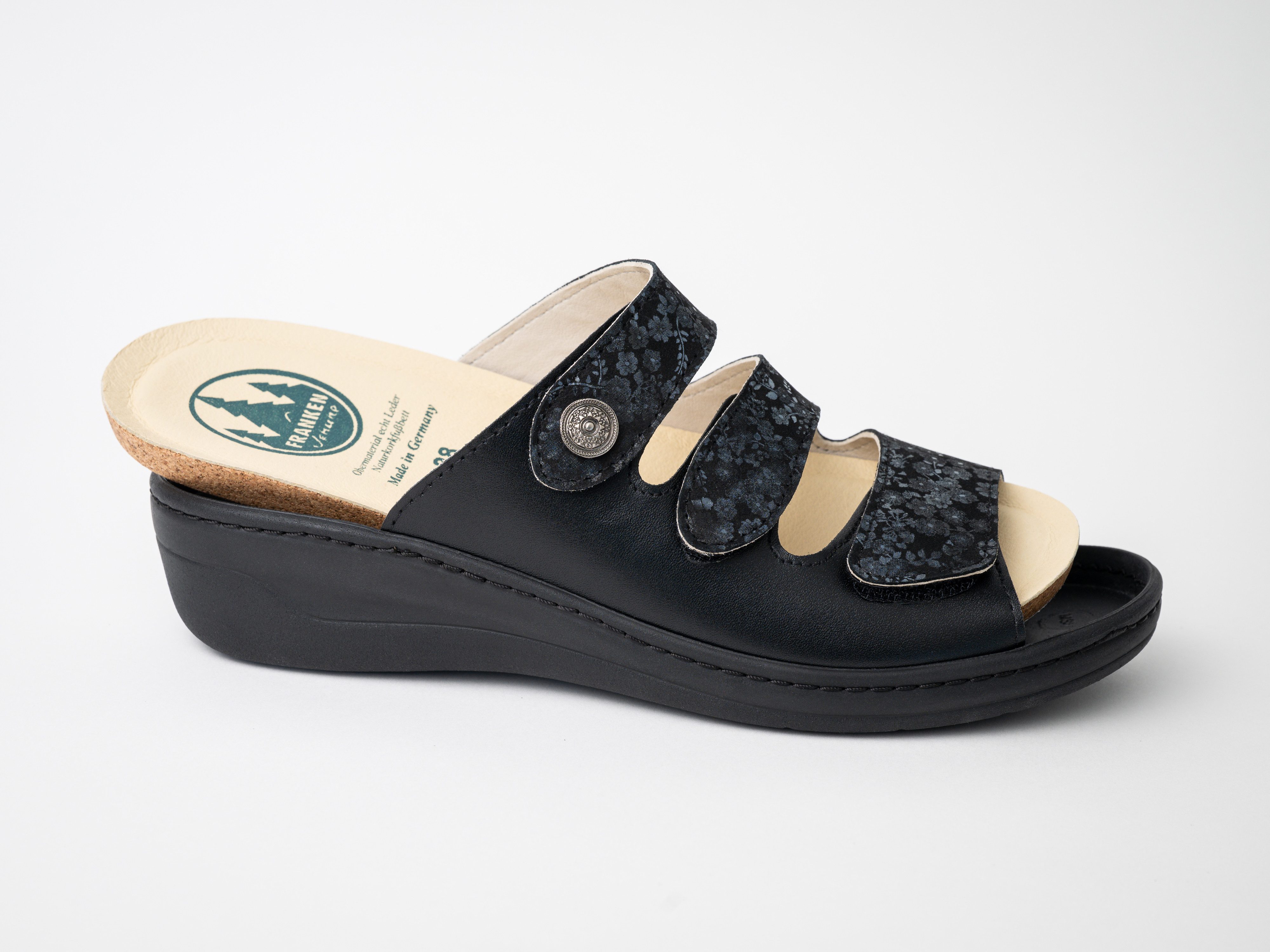 Franken-Schuhe Art. 3030-B4 Farbe: "black flower" Damen Pantolette (mit loser Einlage, Korfußbett mit Lederdecksohle & Weichtritt, Comoforweite "H) "Made in Germany"